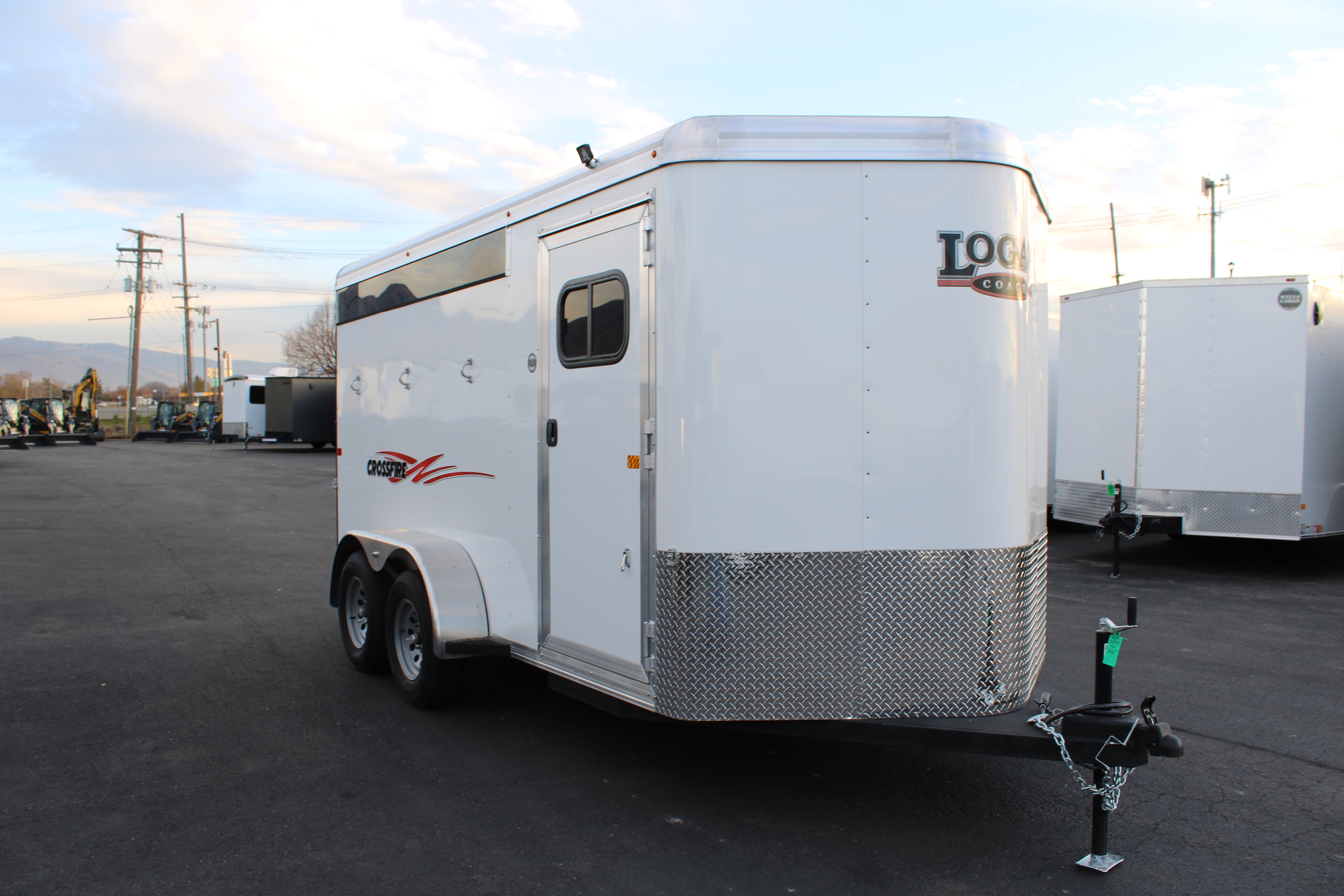 Logan Coach 3HBP Crossfire Trailer