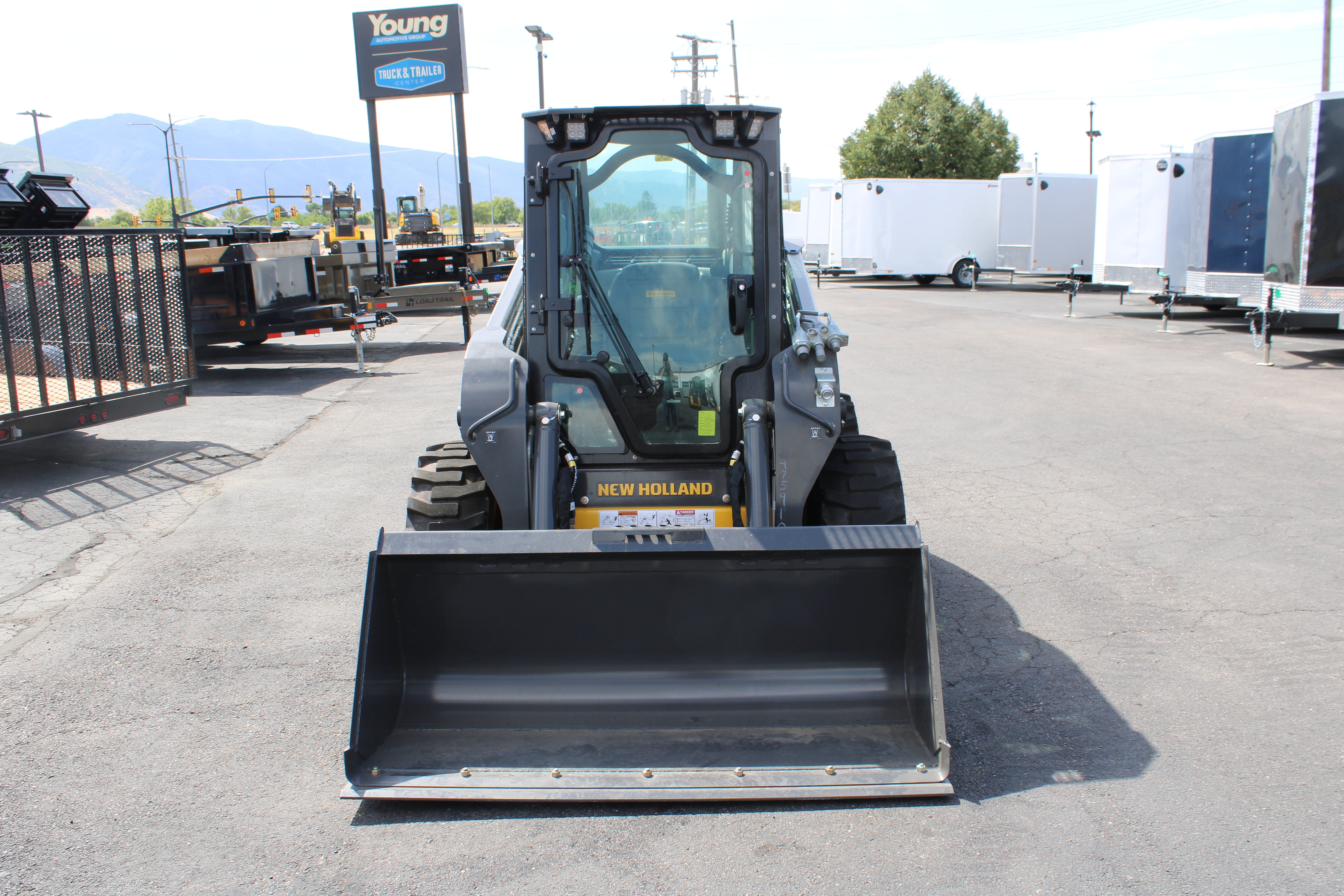 New Holland L320