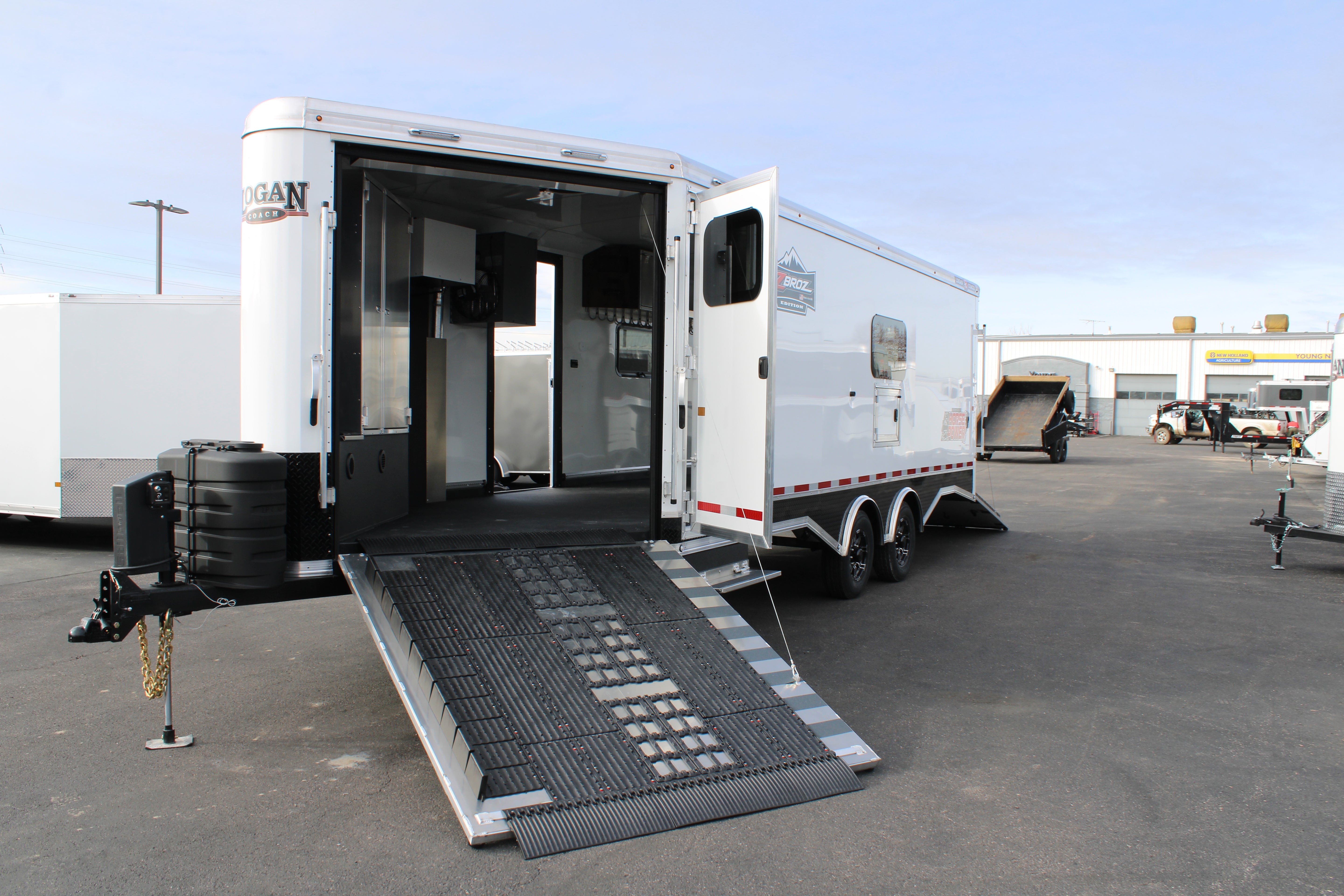 Logan Coach HP Trailer