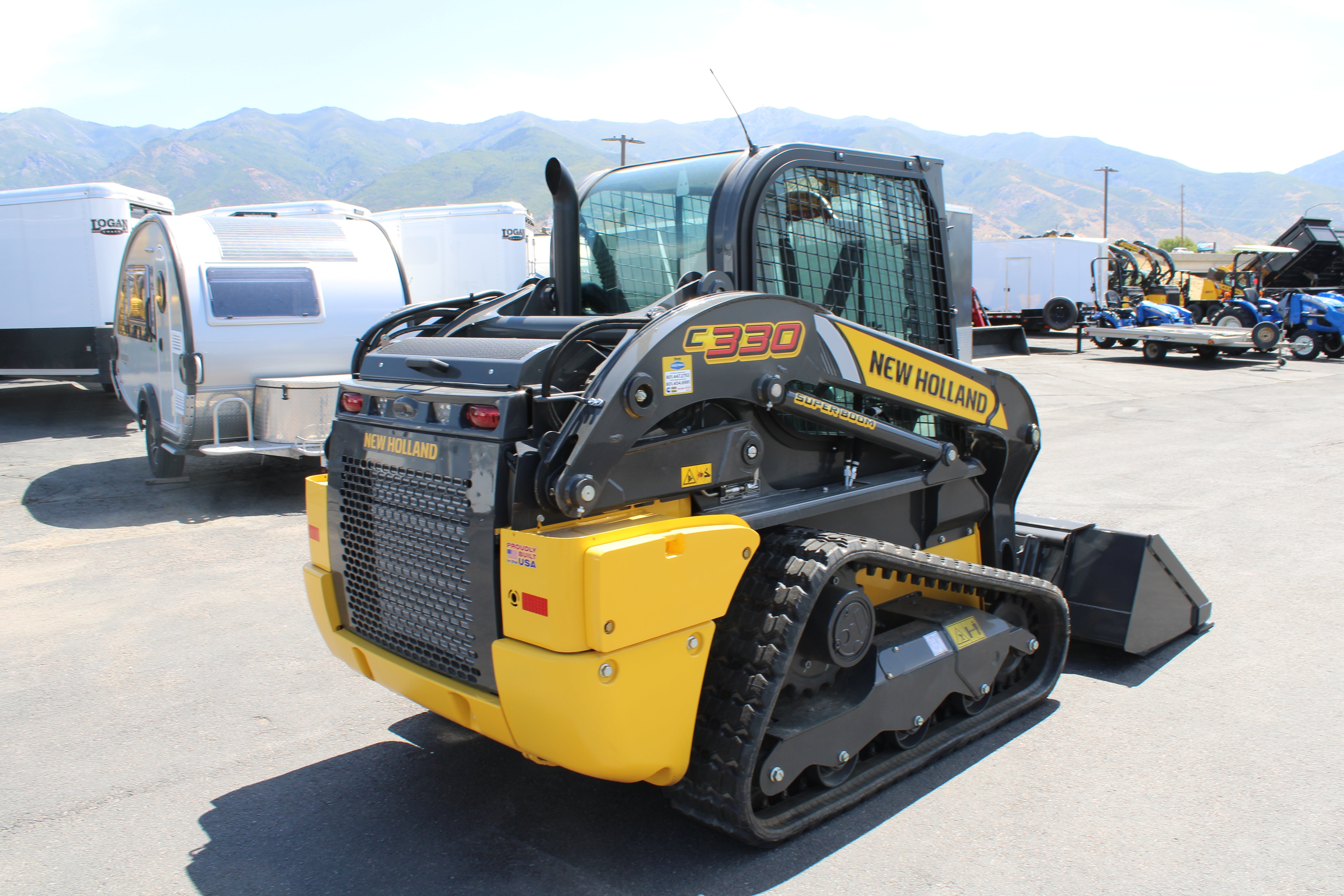 New Holland C330 Skidsteer