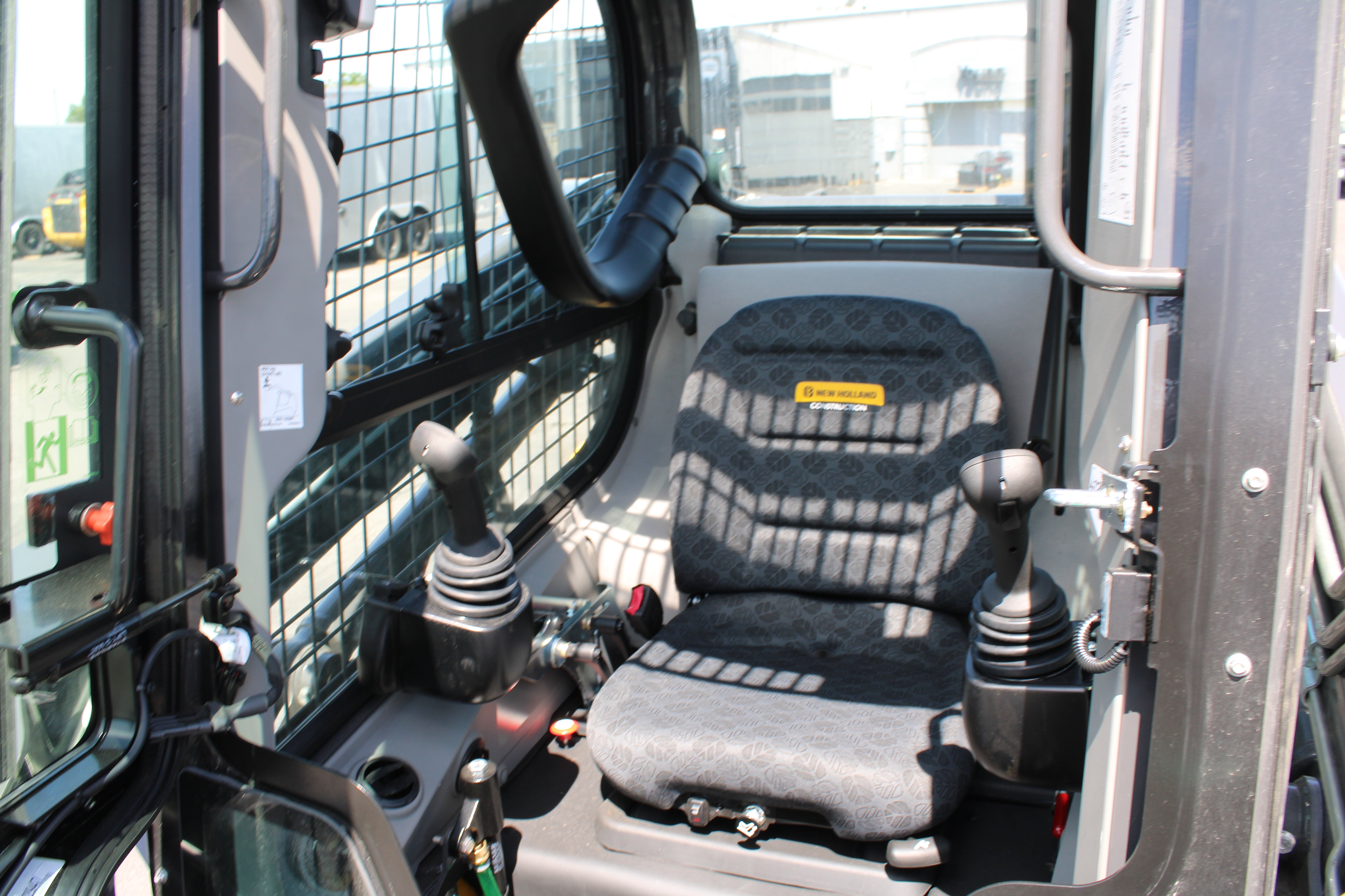 New Holland C330 Skidsteer
