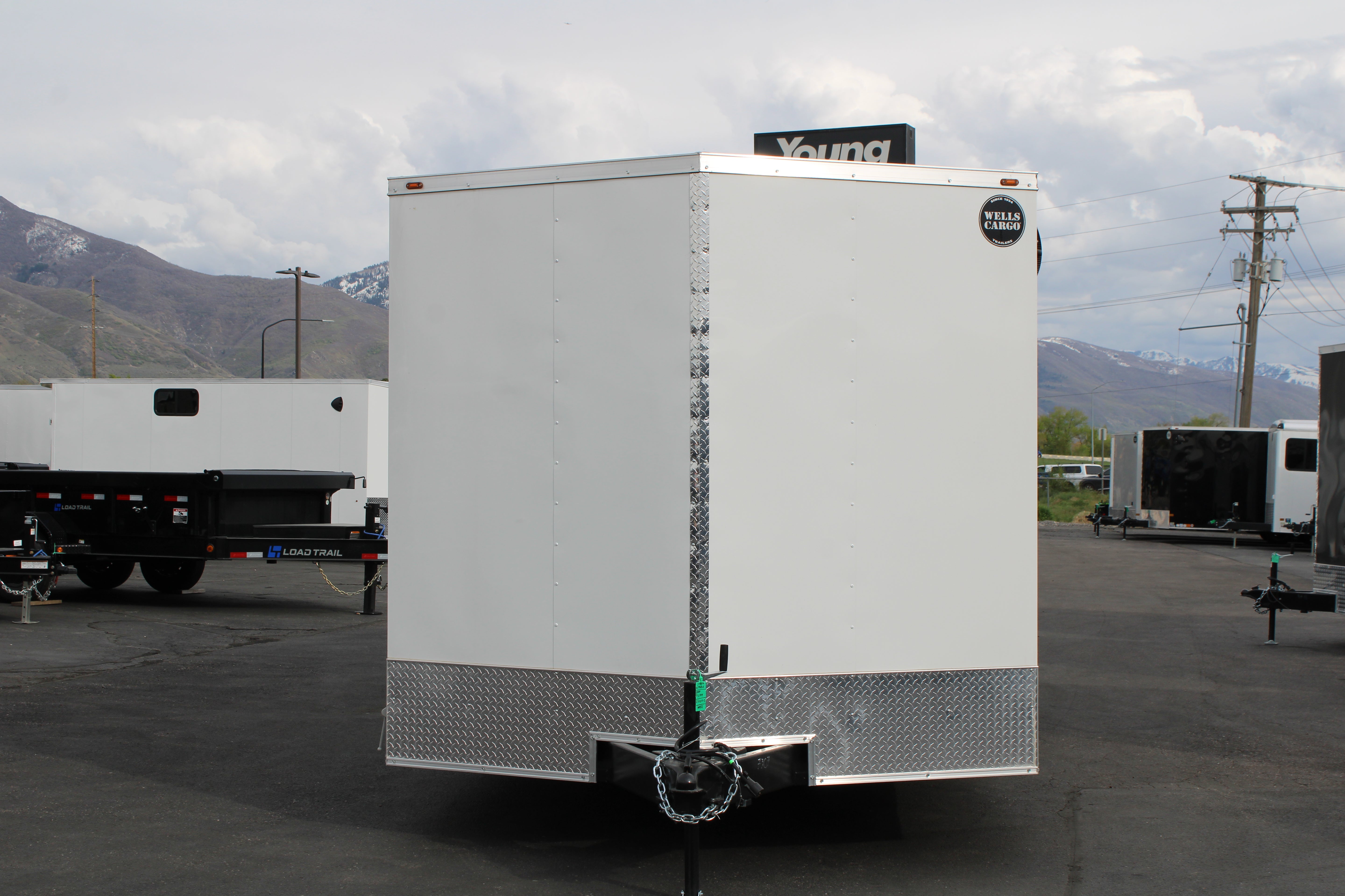 2025 Wells Cargo 8.5 x 24 Deluxe Enclosed Trailer