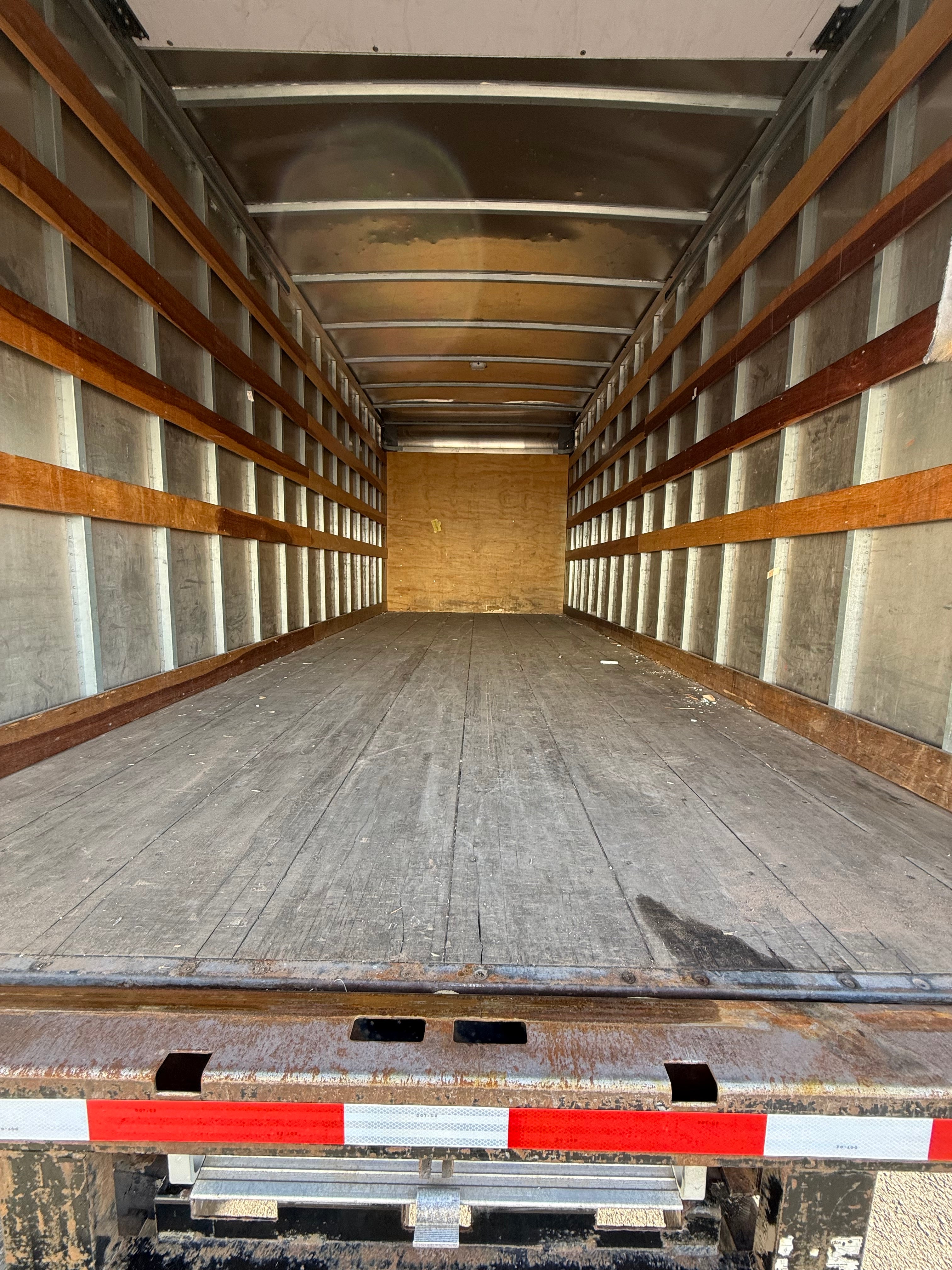 USED 2017 ISUZU NPRXD 20' BOX TRUCK