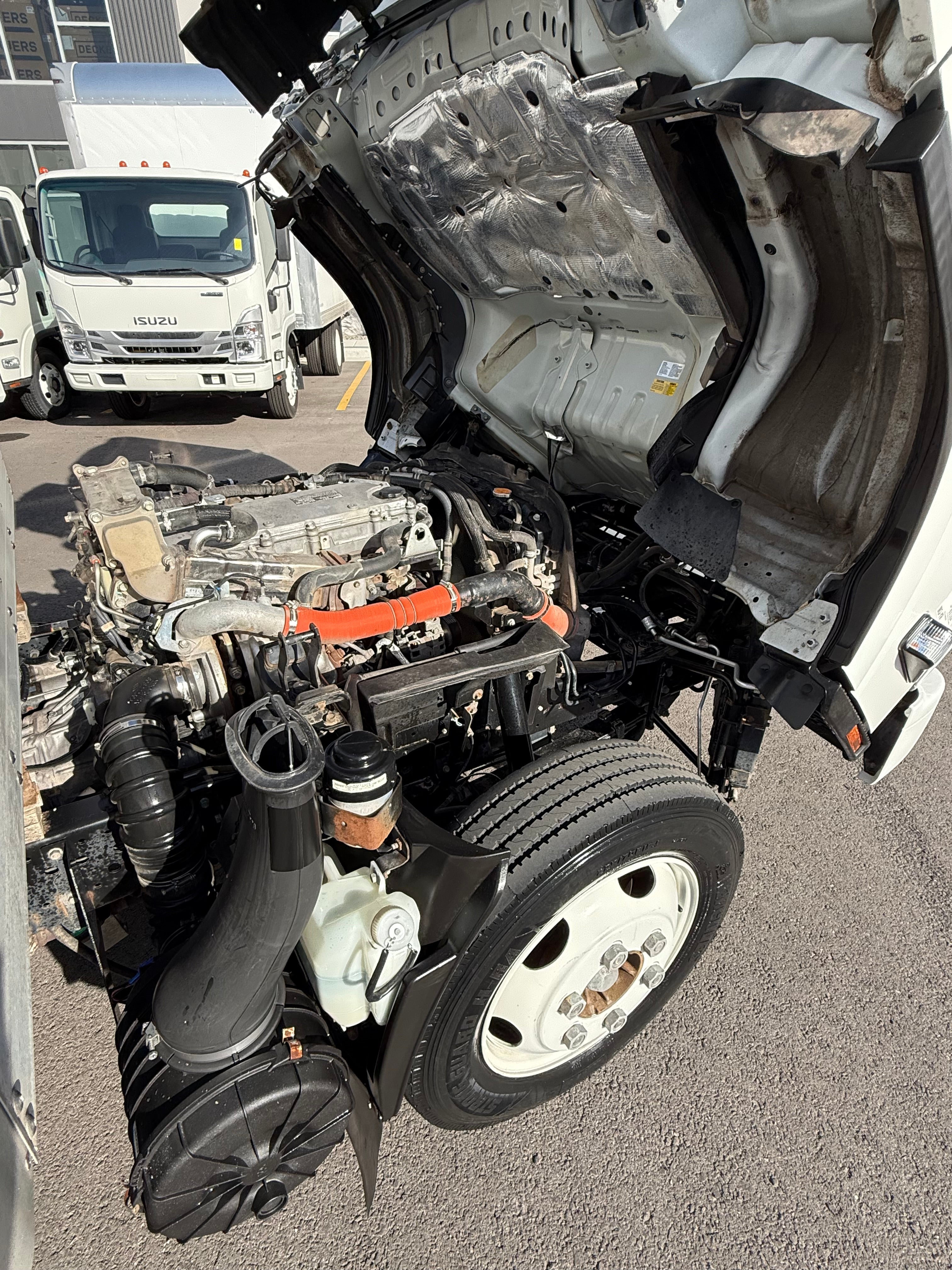 USED 2017 ISUZU NPRXD 20' BOX TRUCK