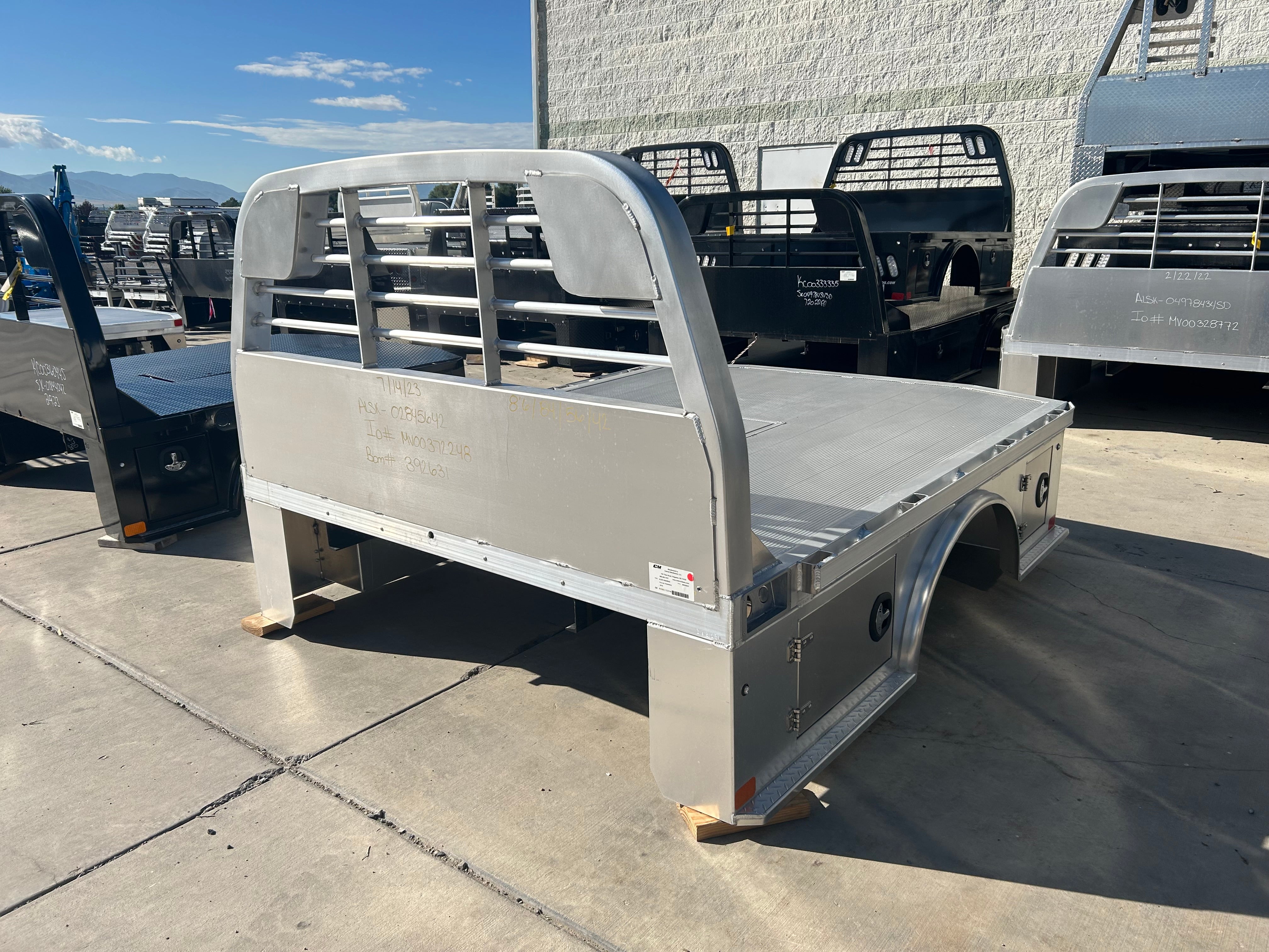 CM ALSK 7X8.6 SKIRTED TRUCK BED