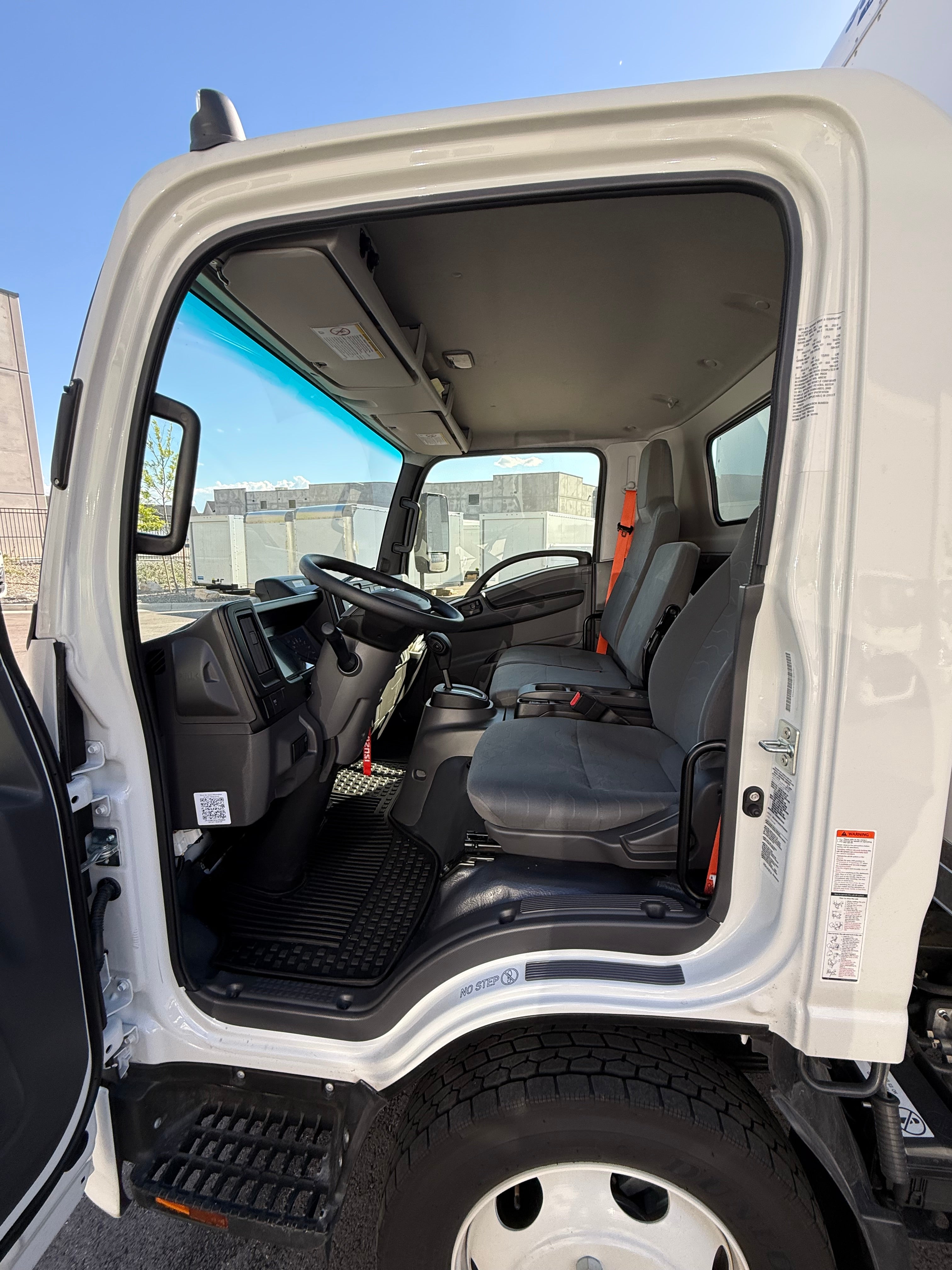2025 ISUZU NRR Diesel 16" Box Truck Demo