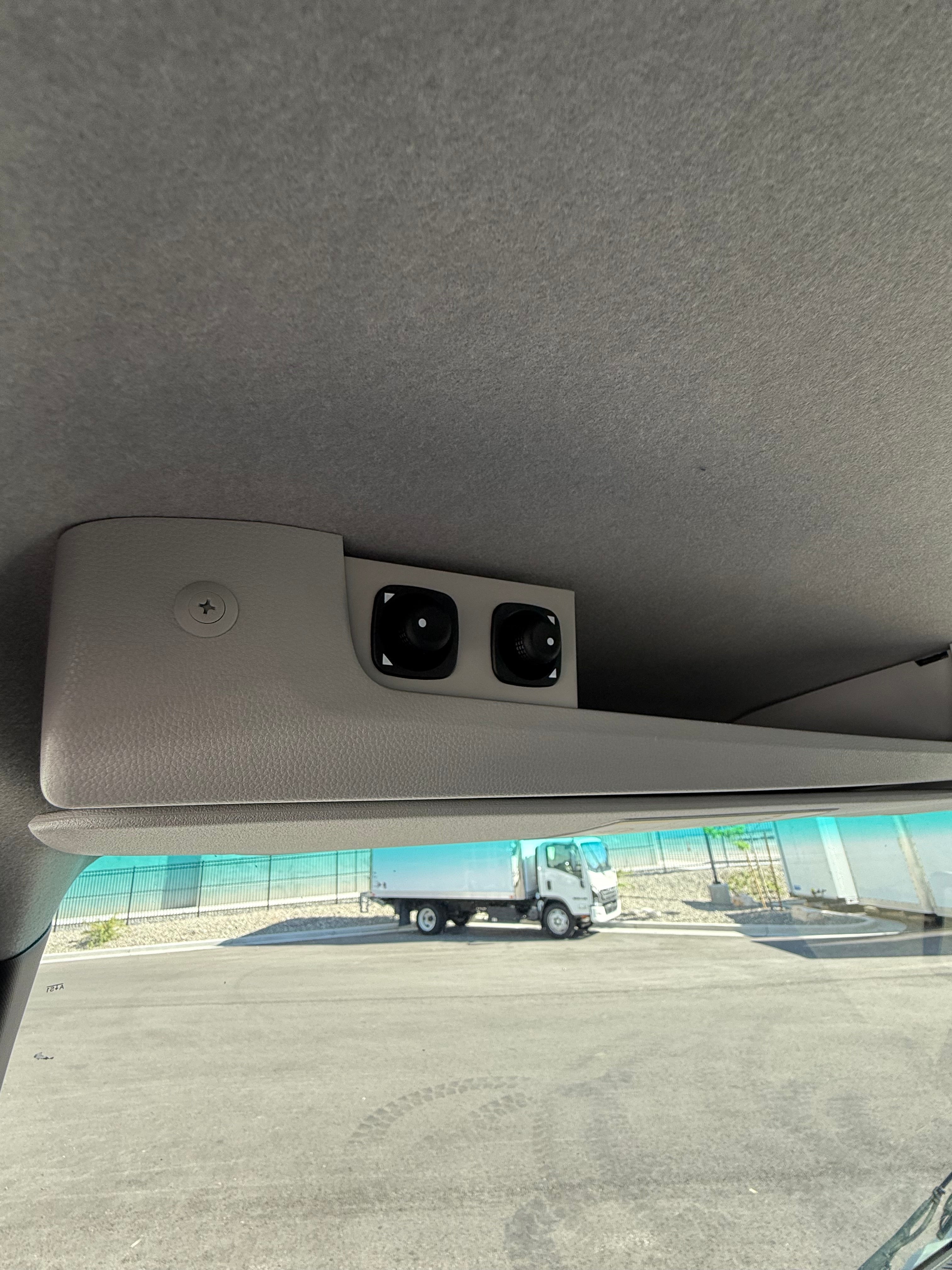 2025 ISUZU NRR Diesel 16" Box Truck Demo