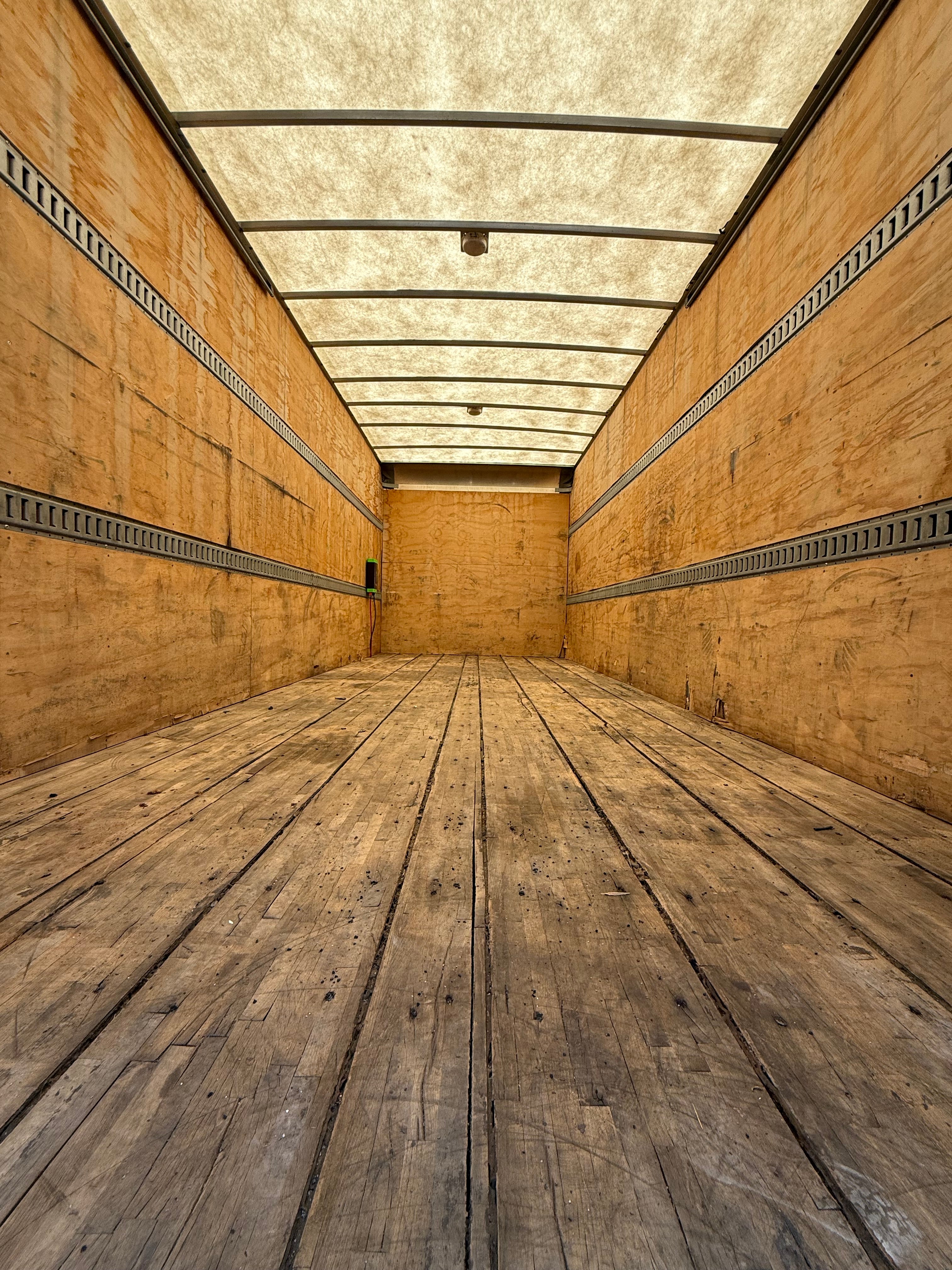 2017 Isuzu NRR 24' Box Truck