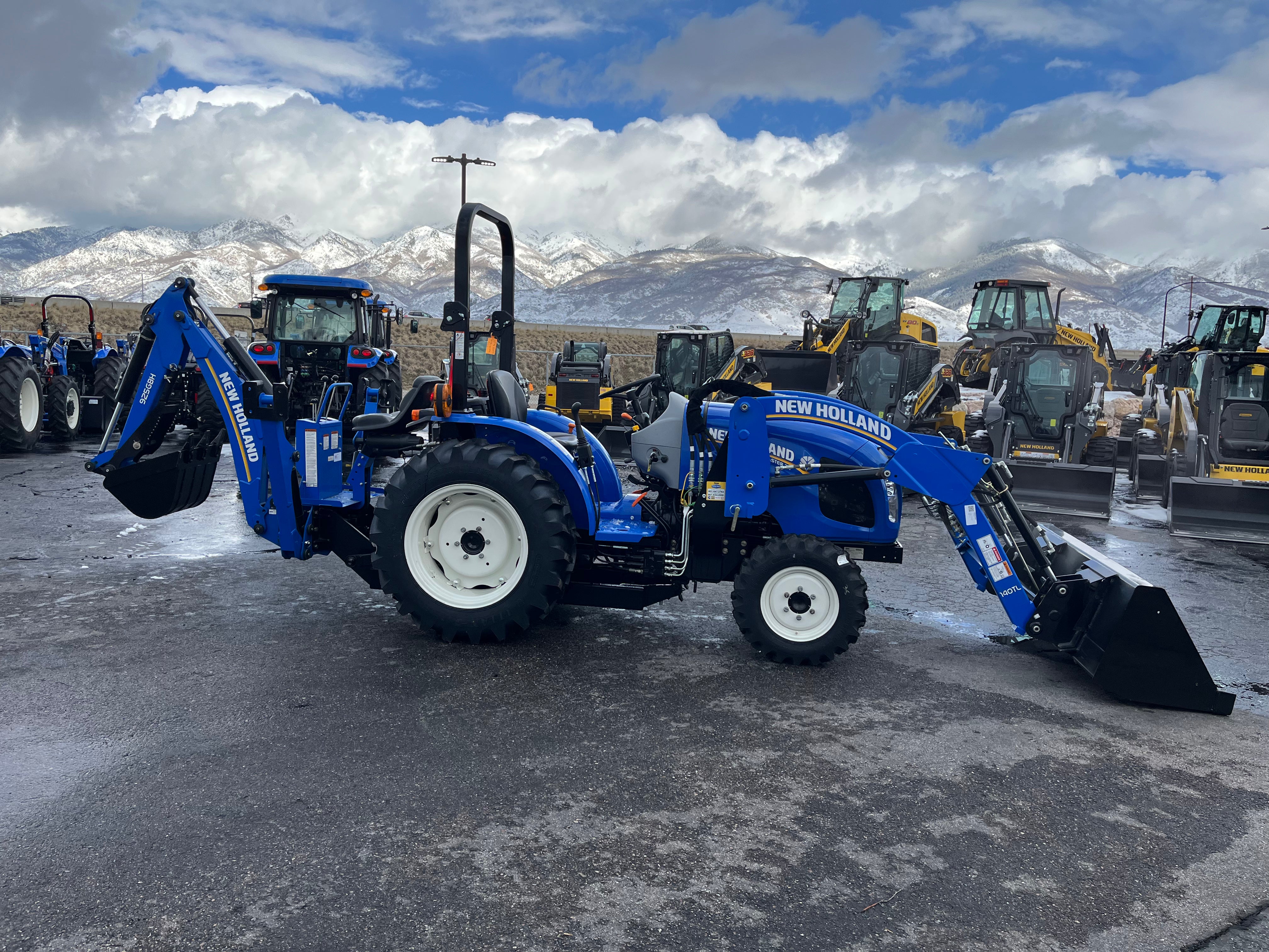 New Holland Workmaster 35 Tractor Backhoe