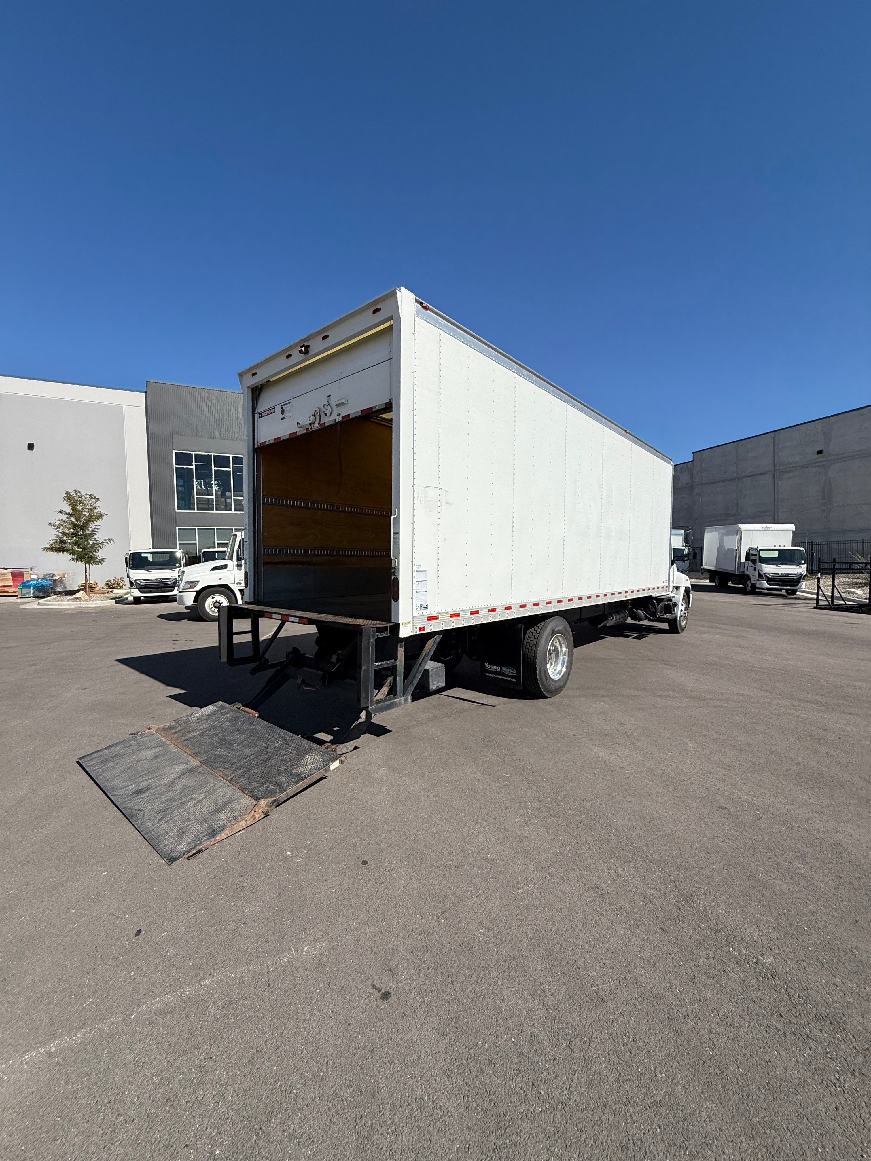 2025 HINO L6 Box Truck