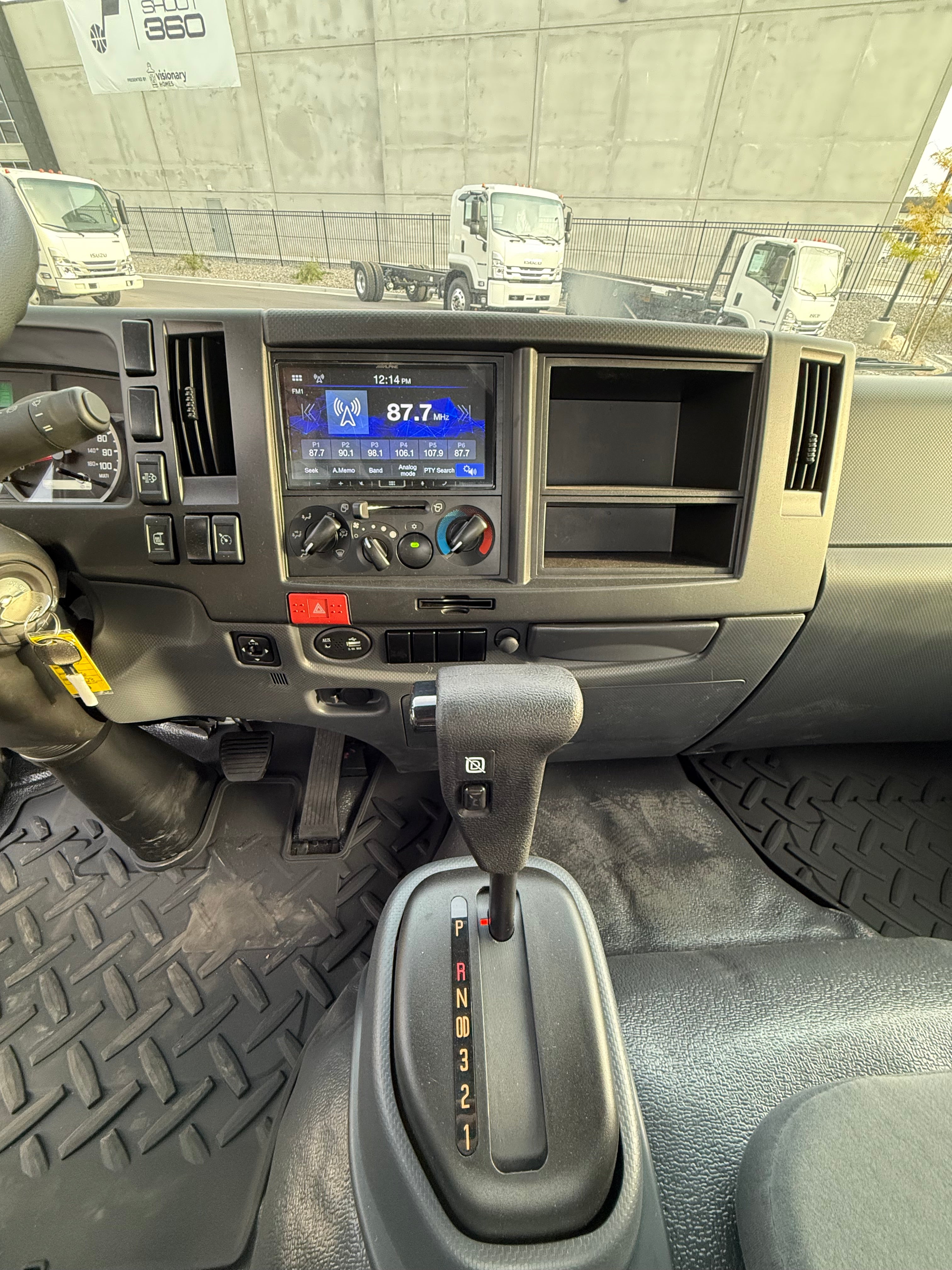 2025 Isuzu FTR Diesel 26' Box Truck