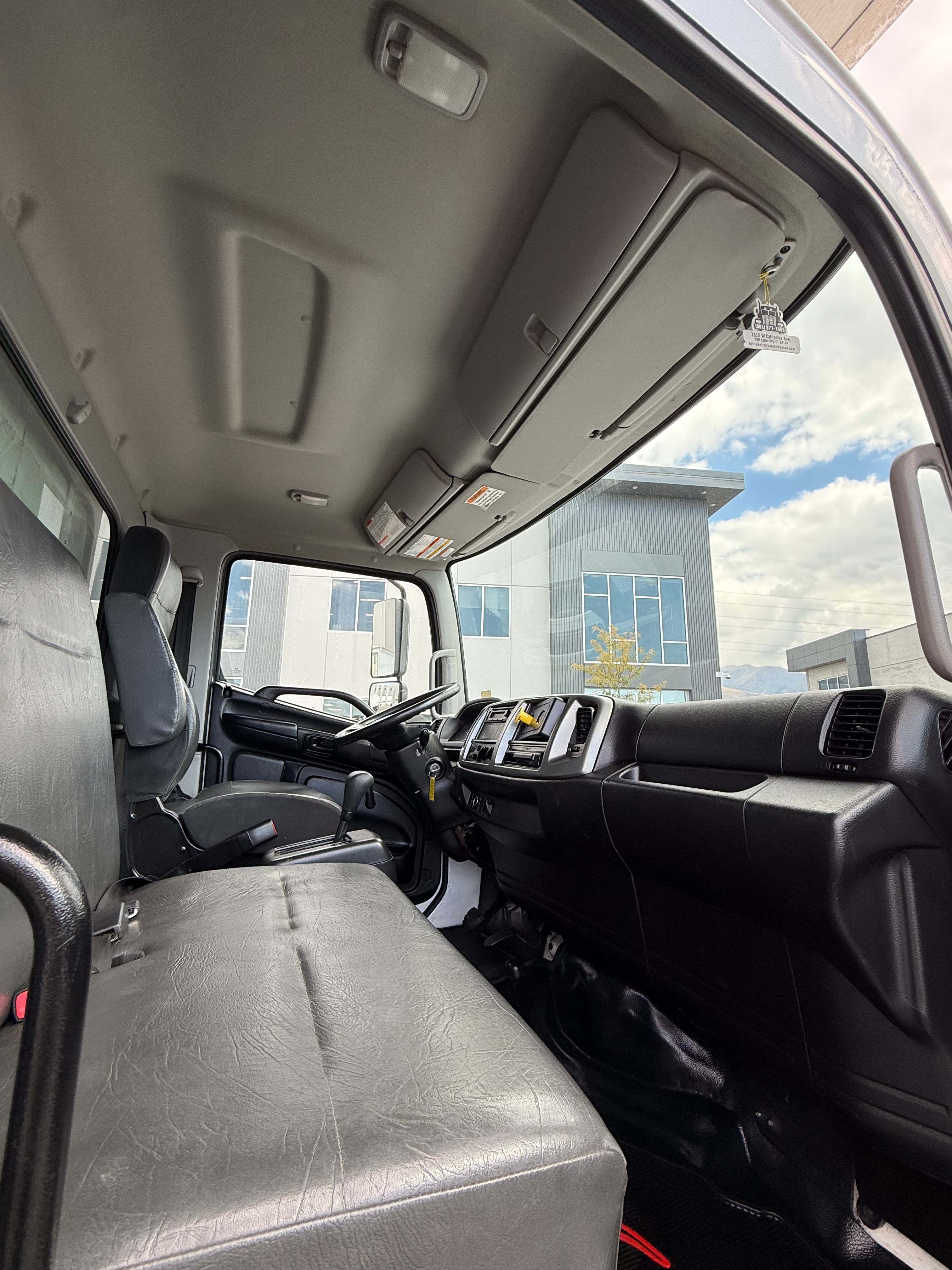 USED 2020 HINO 268A 26,000 GVW 26' BOX TRUCK