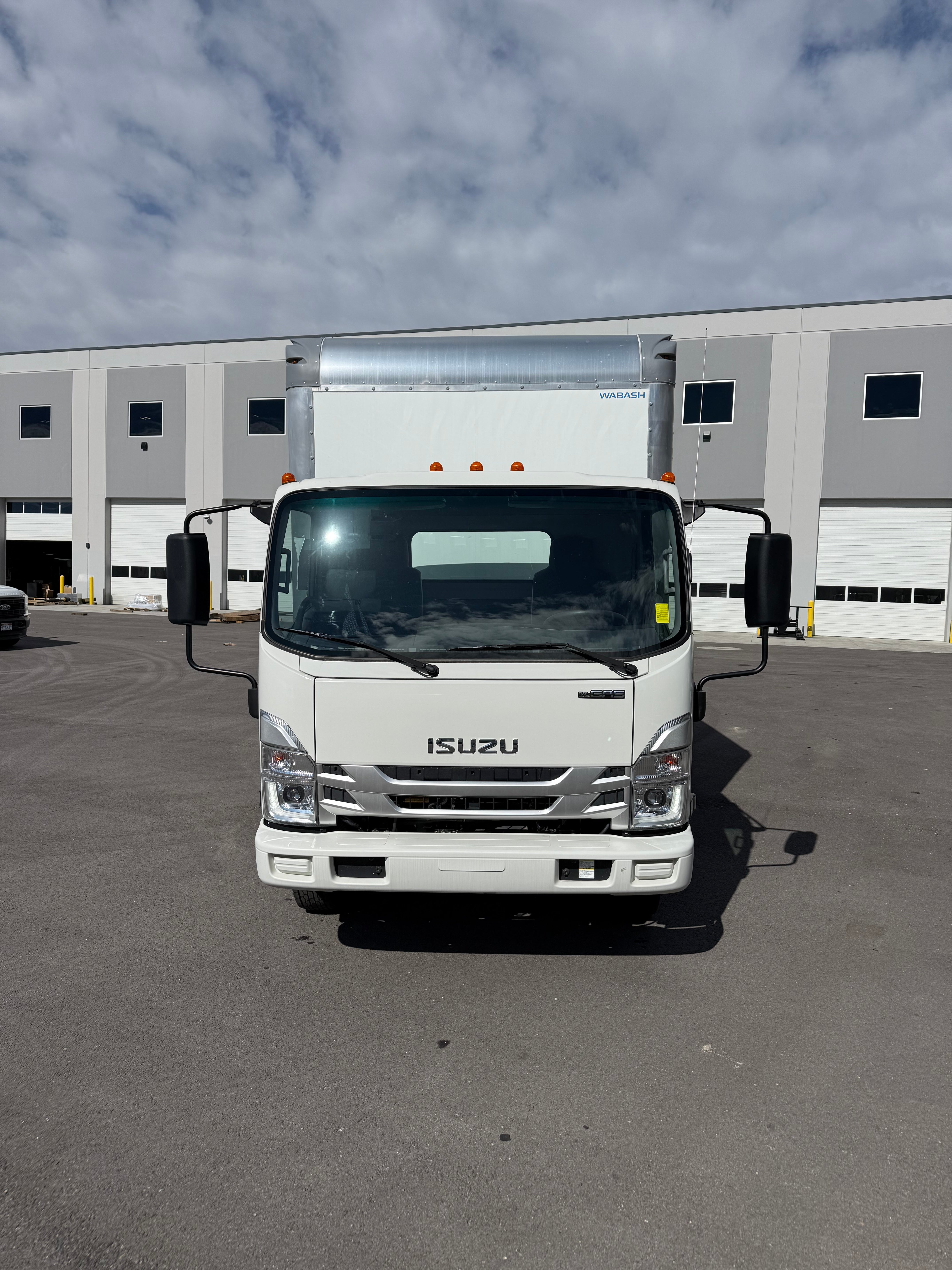 New 2025 Isuzu NRR Gas 16' Box Truck With Al Liftgate