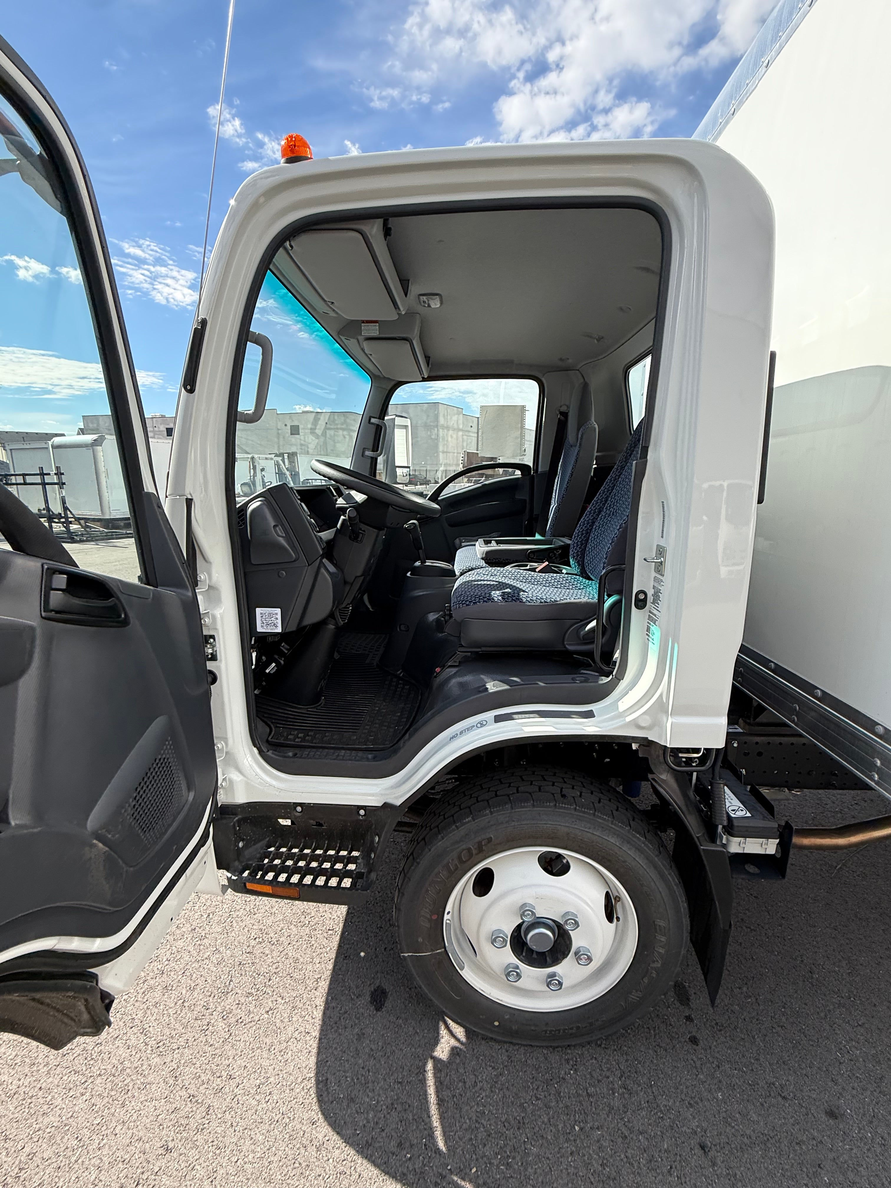 New 2025 Isuzu NRR Gas 16' Box Truck With Al Liftgate
