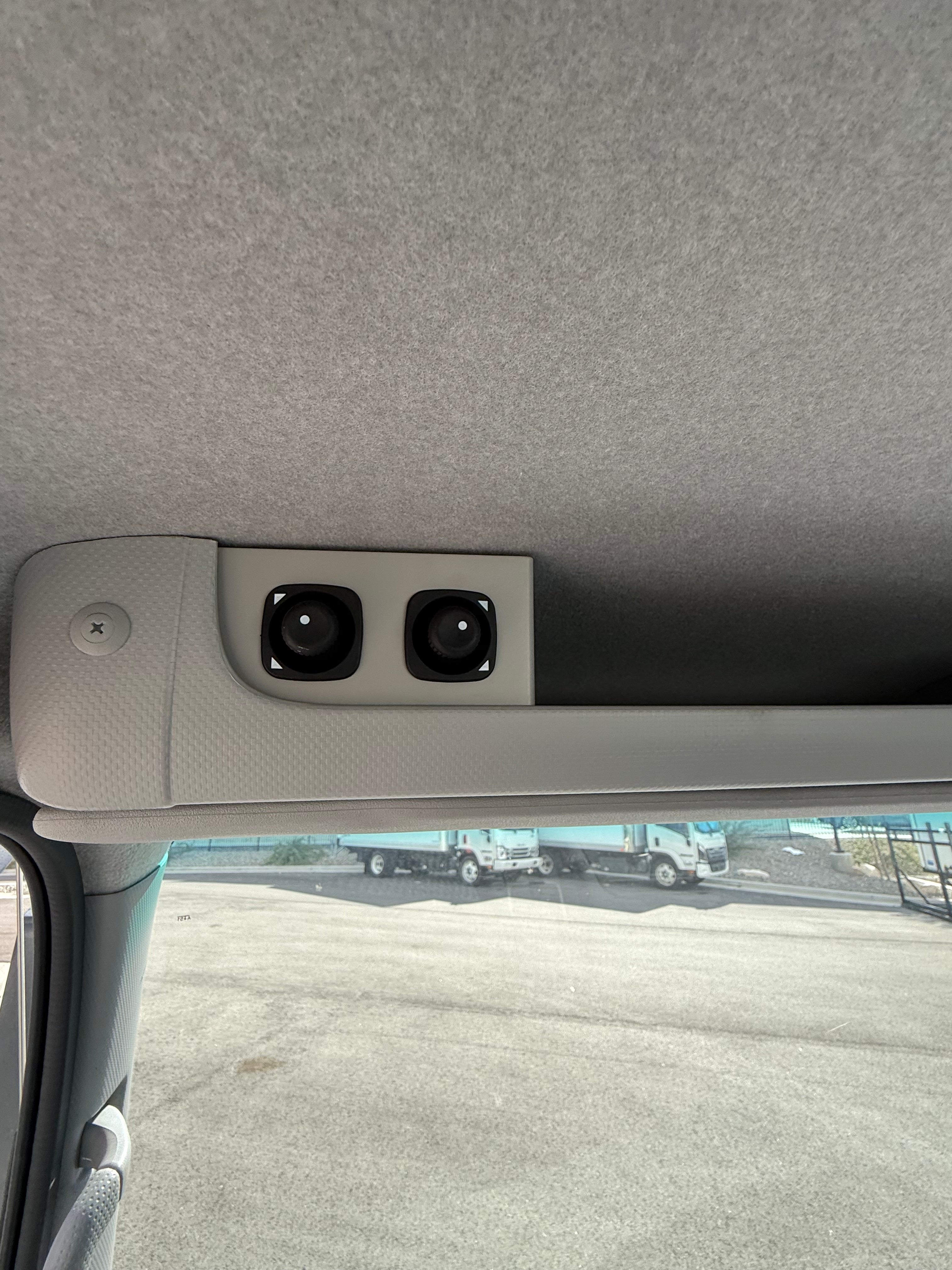 New 2025 Isuzu NRR Gas 16' Box Truck With Al Liftgate