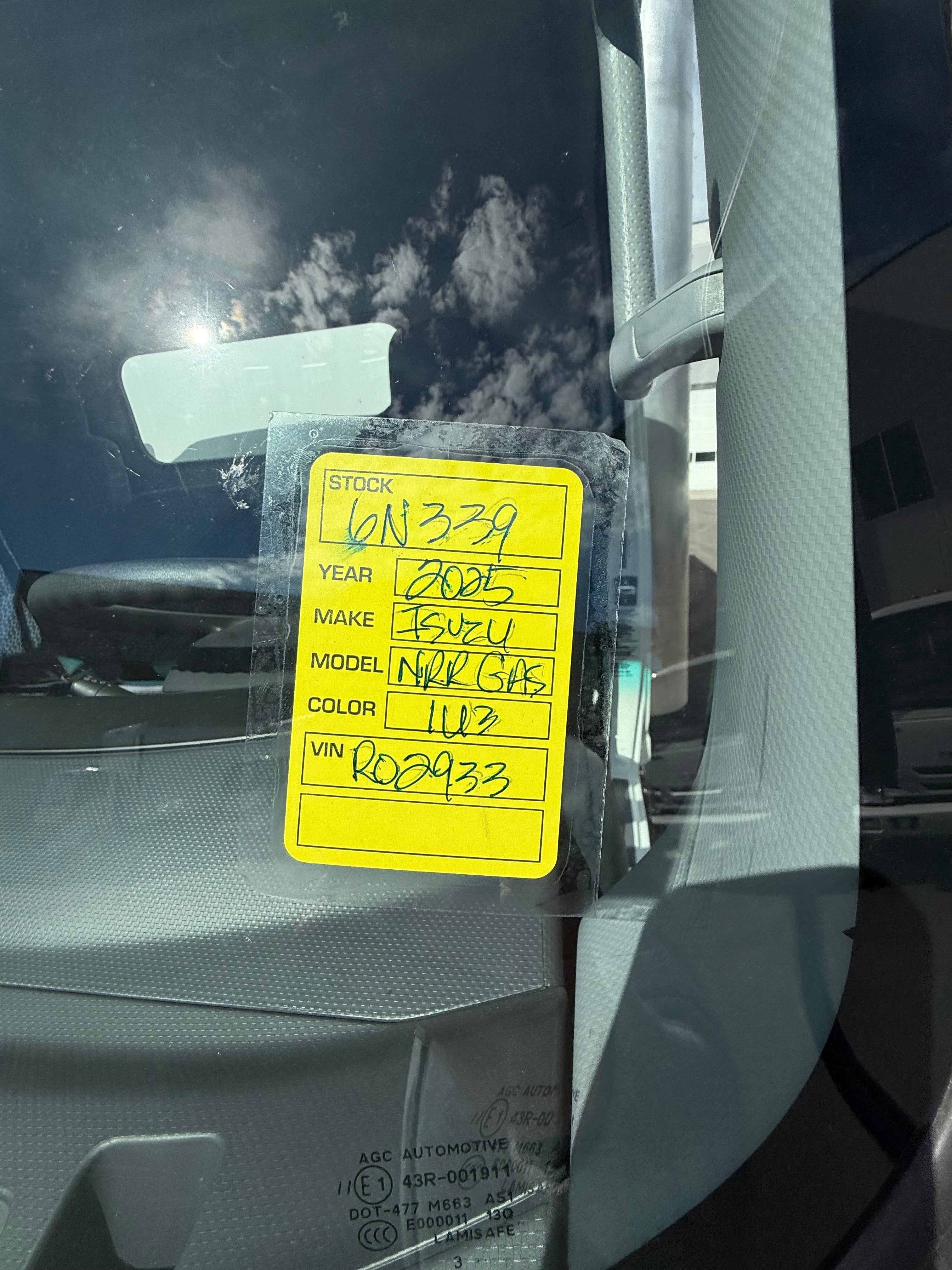 New 2025 Isuzu NRR Gas 16' Box Truck With Al Liftgate