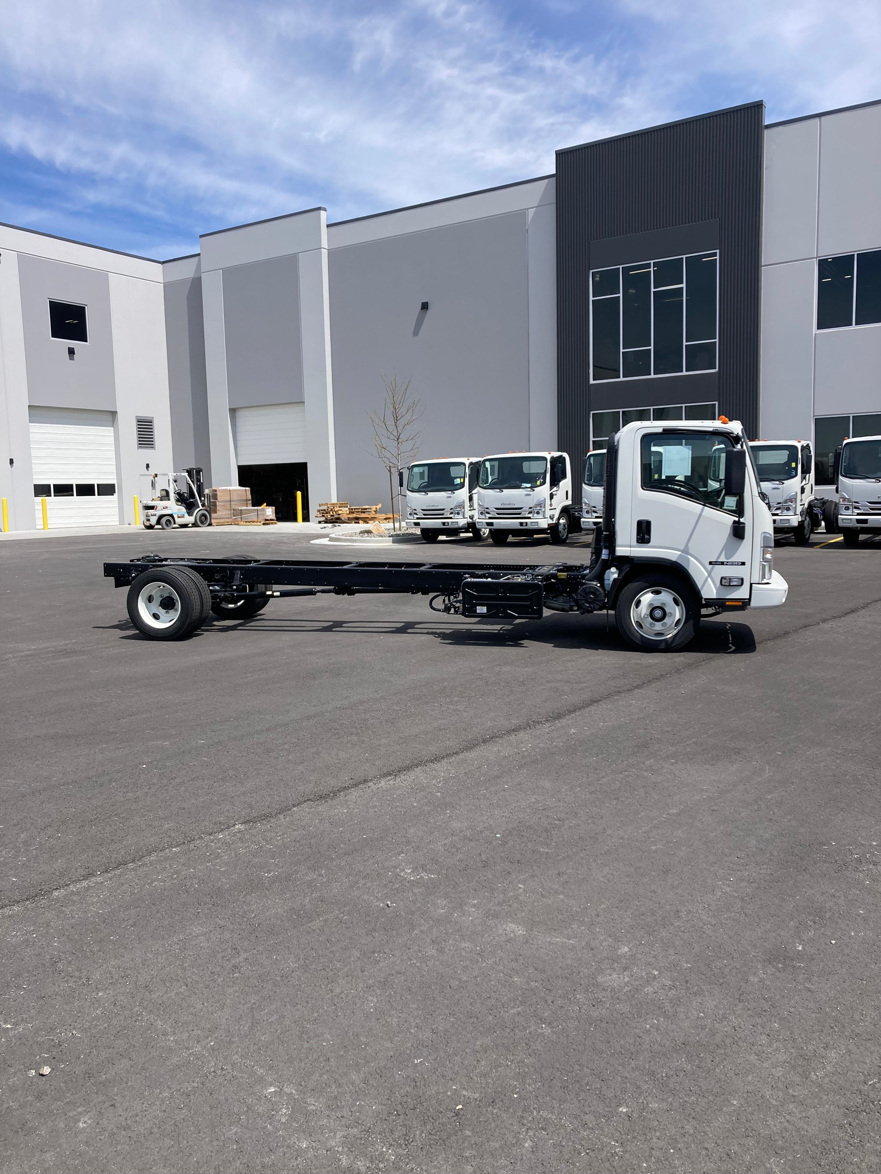 2024 ISUZU NRR DIESEL CAB AND CHASSIS