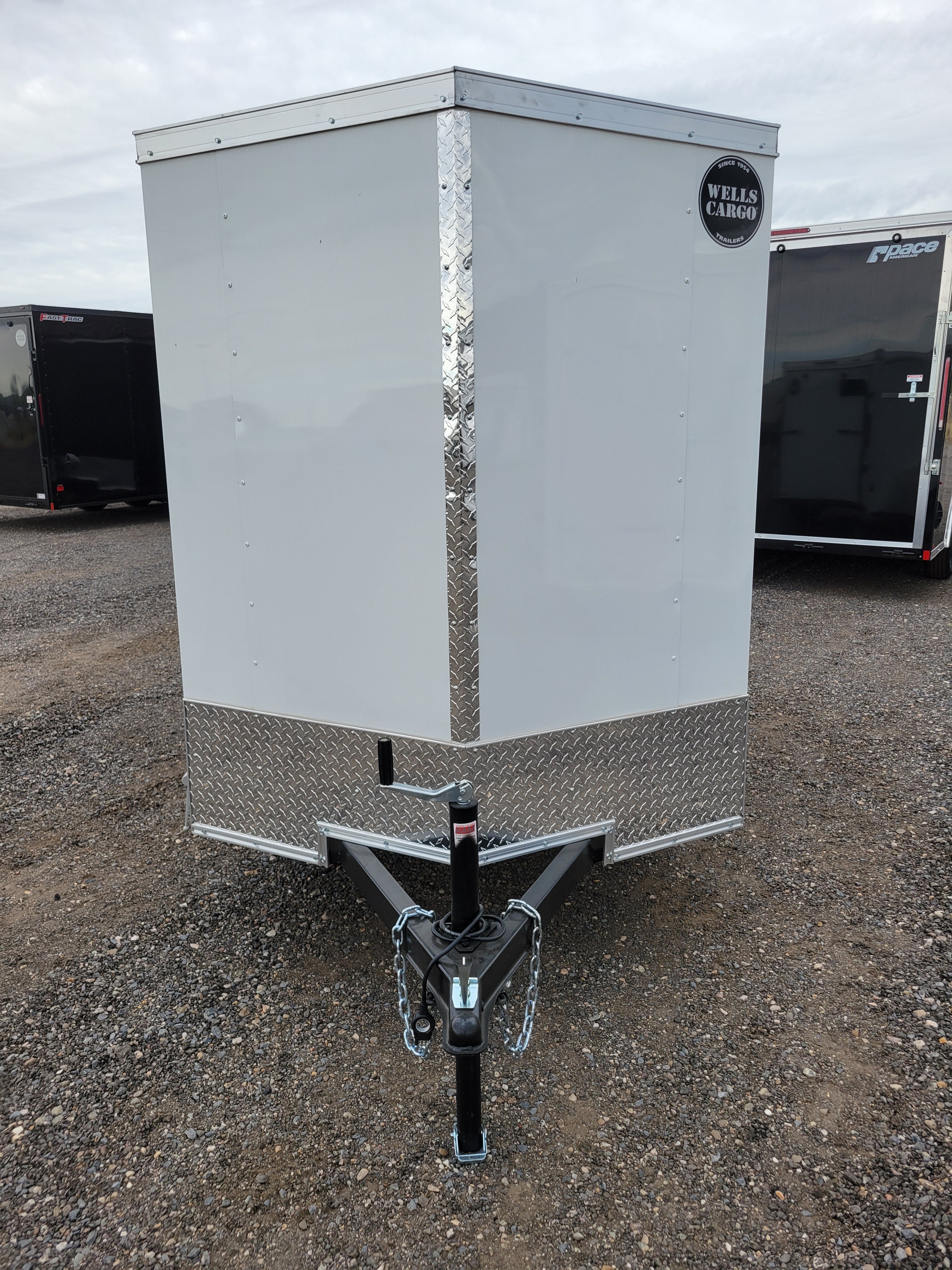 2026 Wells Cargo 5 x 8 Deluxe Enclosed Trailer