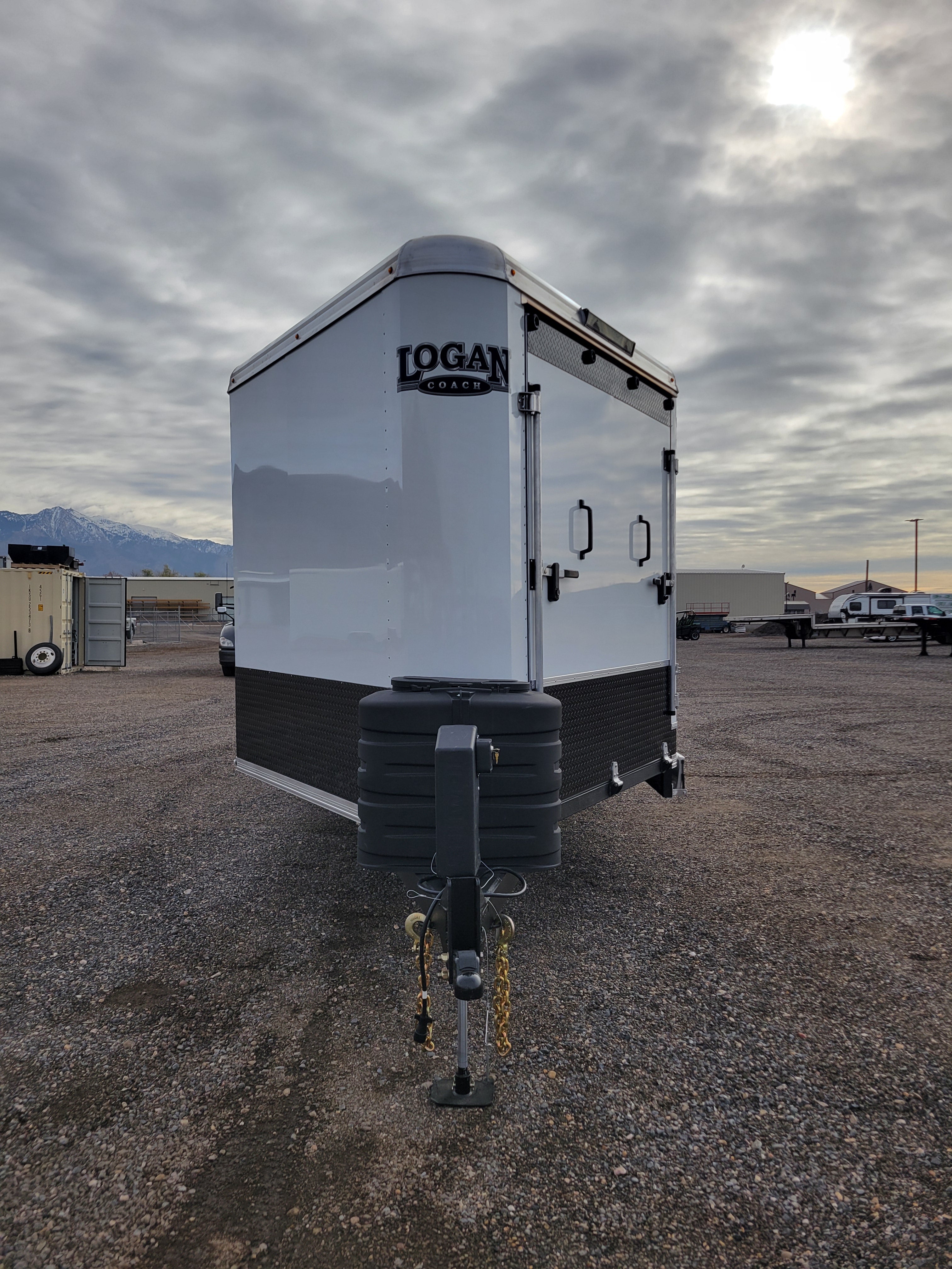 Logan Coach 31' BP Trailer