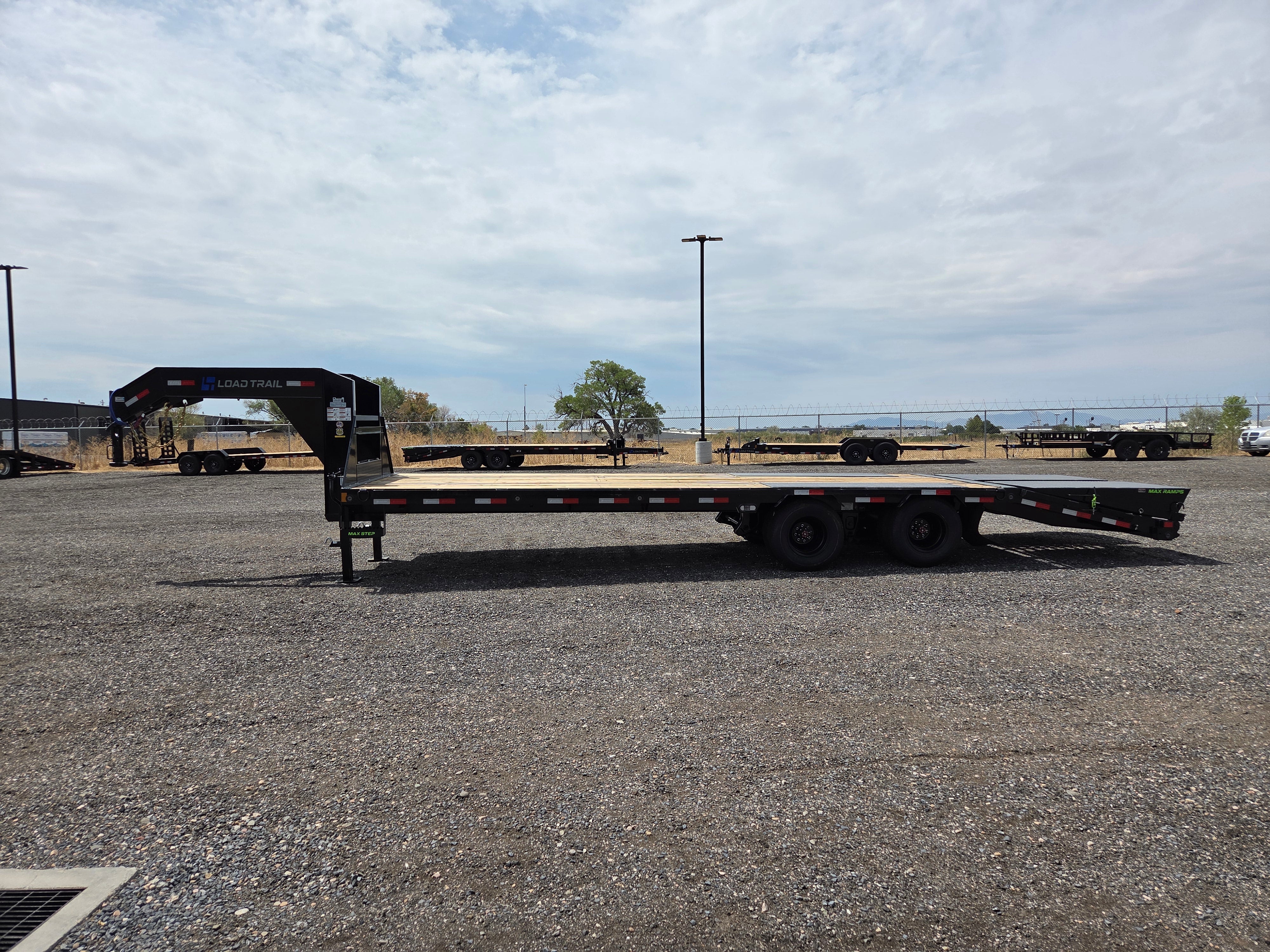 Loadtrail 28' Low-Pro Gooseneck