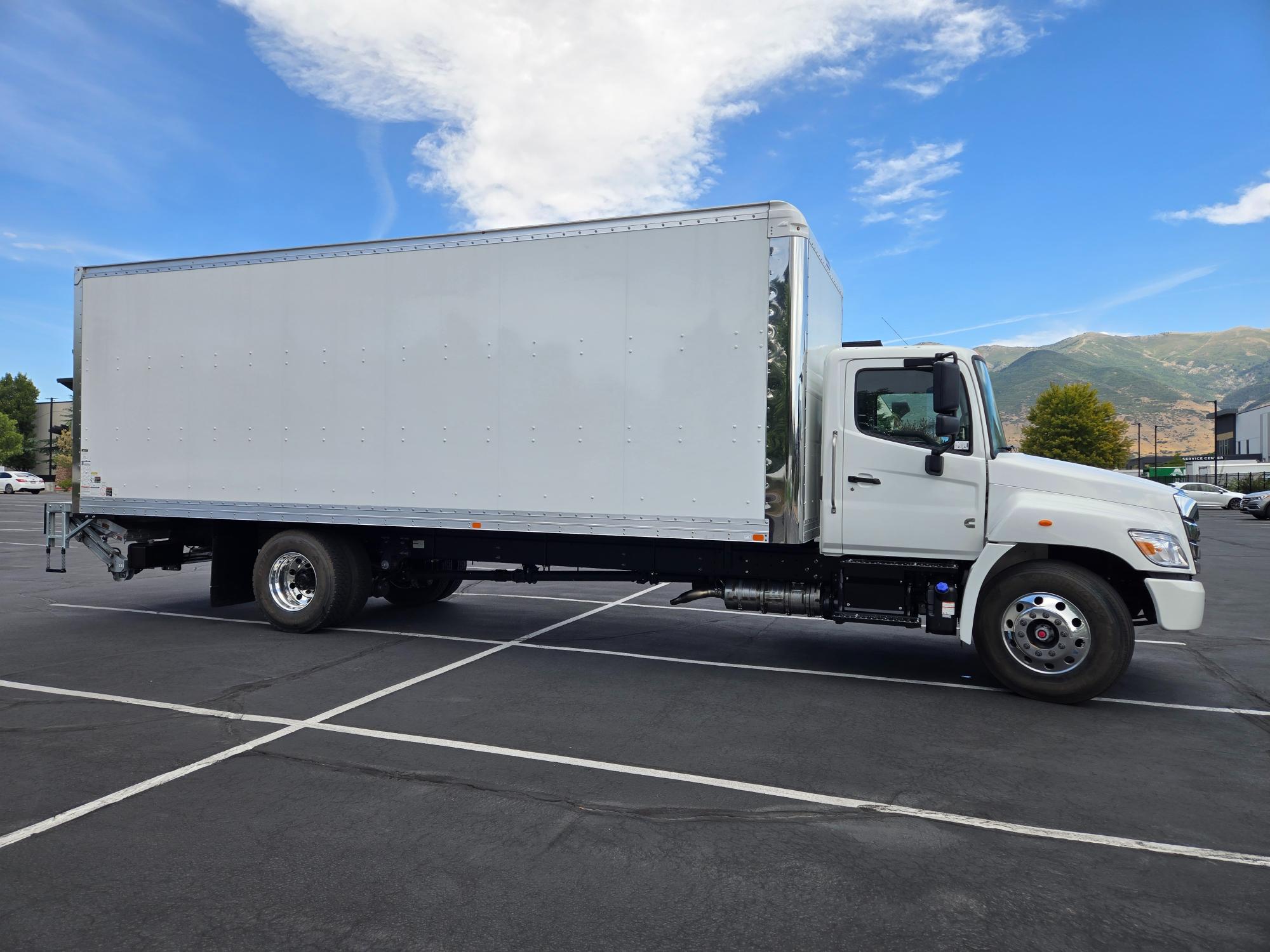 2026 HINO 26' Box Truck Demo