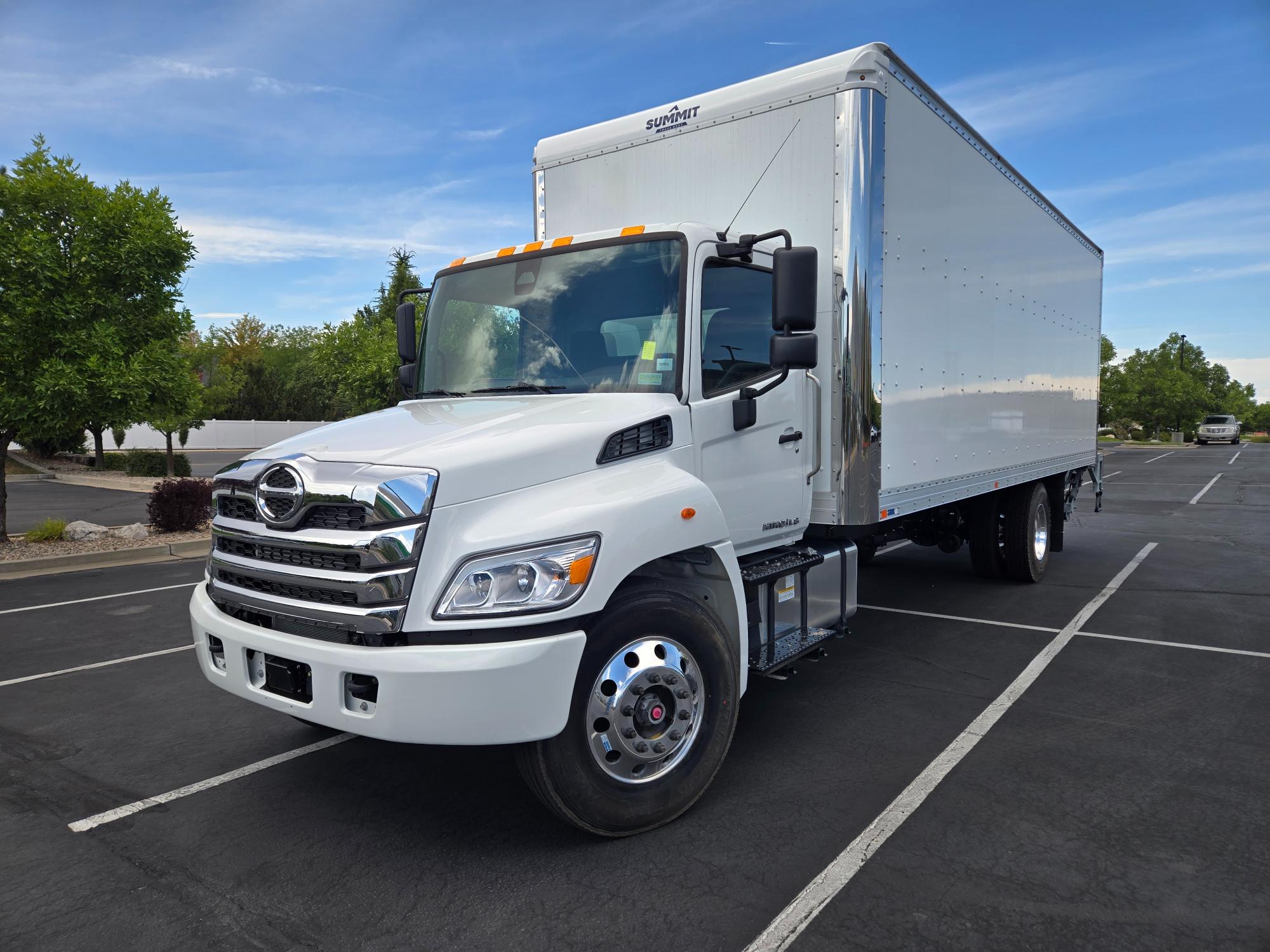 2026 HINO 26' Box Truck Demo