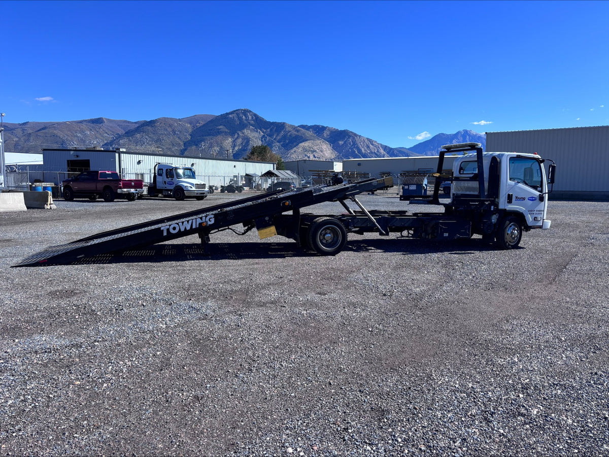 2022 Isuzu NRR Ready To Tow Truck