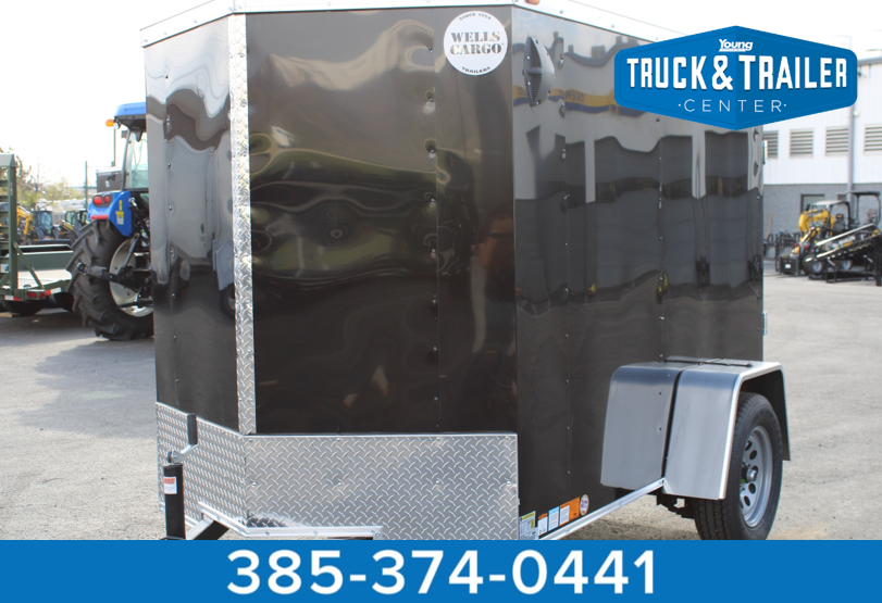 2025 Wells Cargo 5 x 8 Deluxe Enclosed Trailer