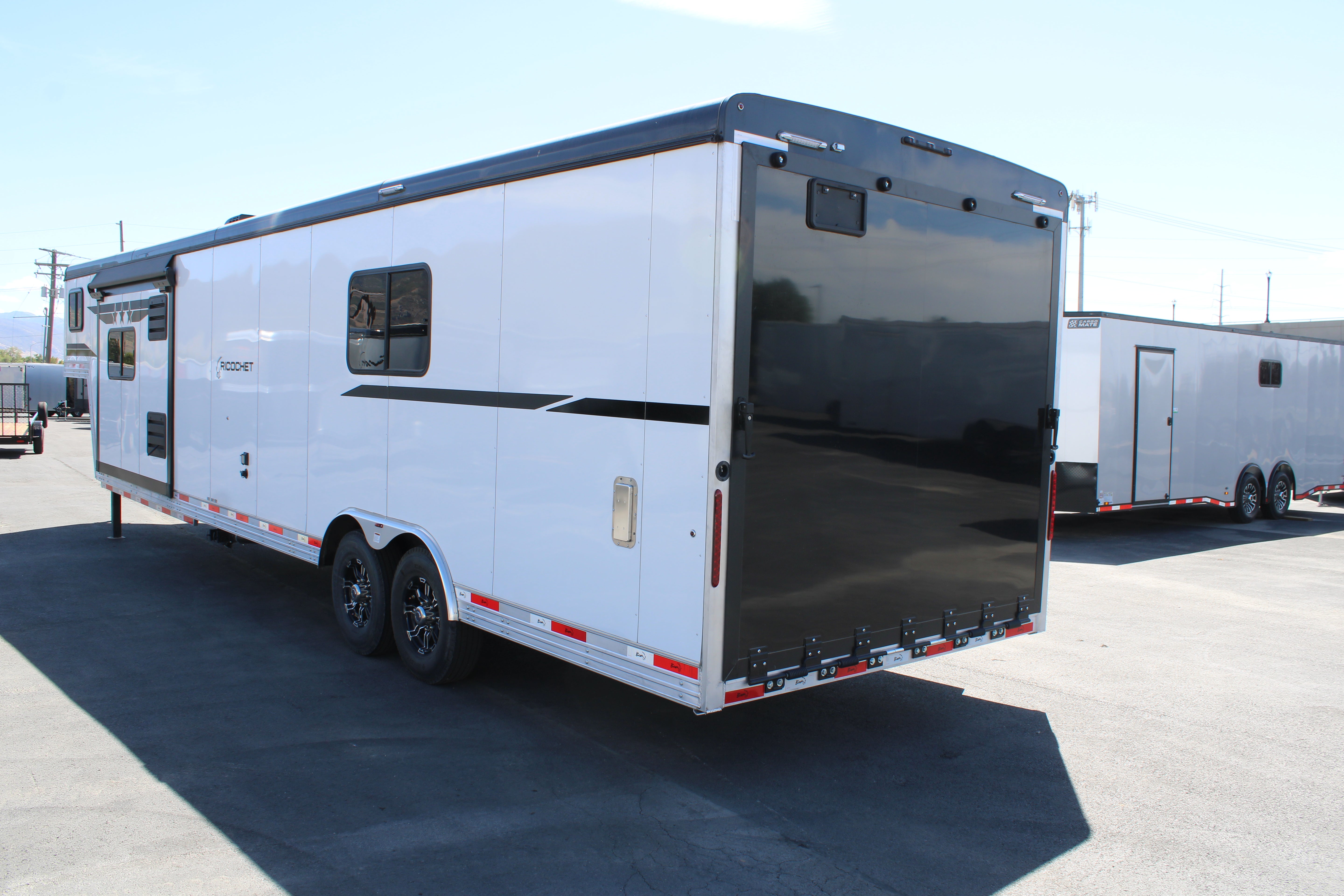 Bison Coach RC16T16 Toy Hauler