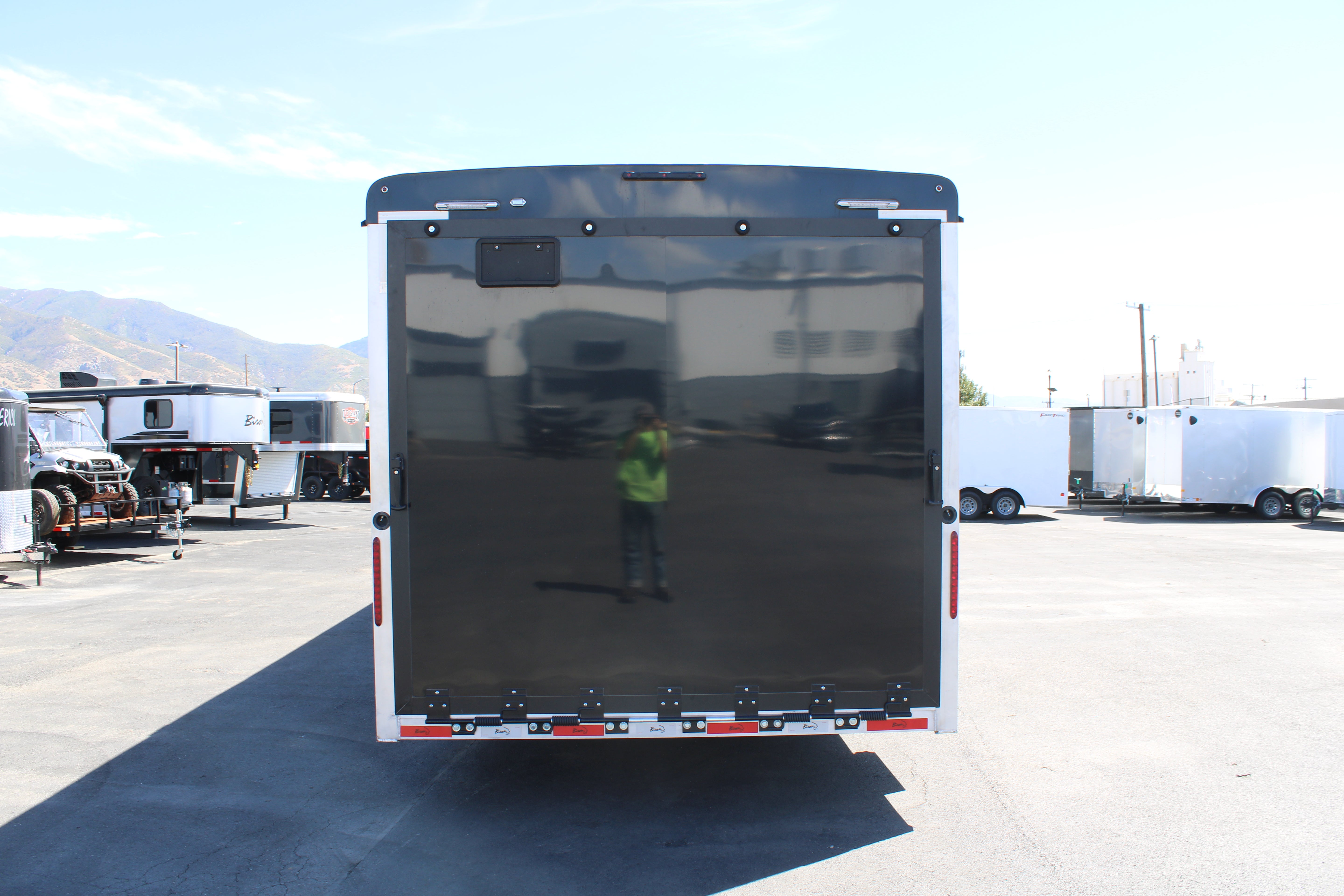 Bison Coach RC16T16 Toy Hauler