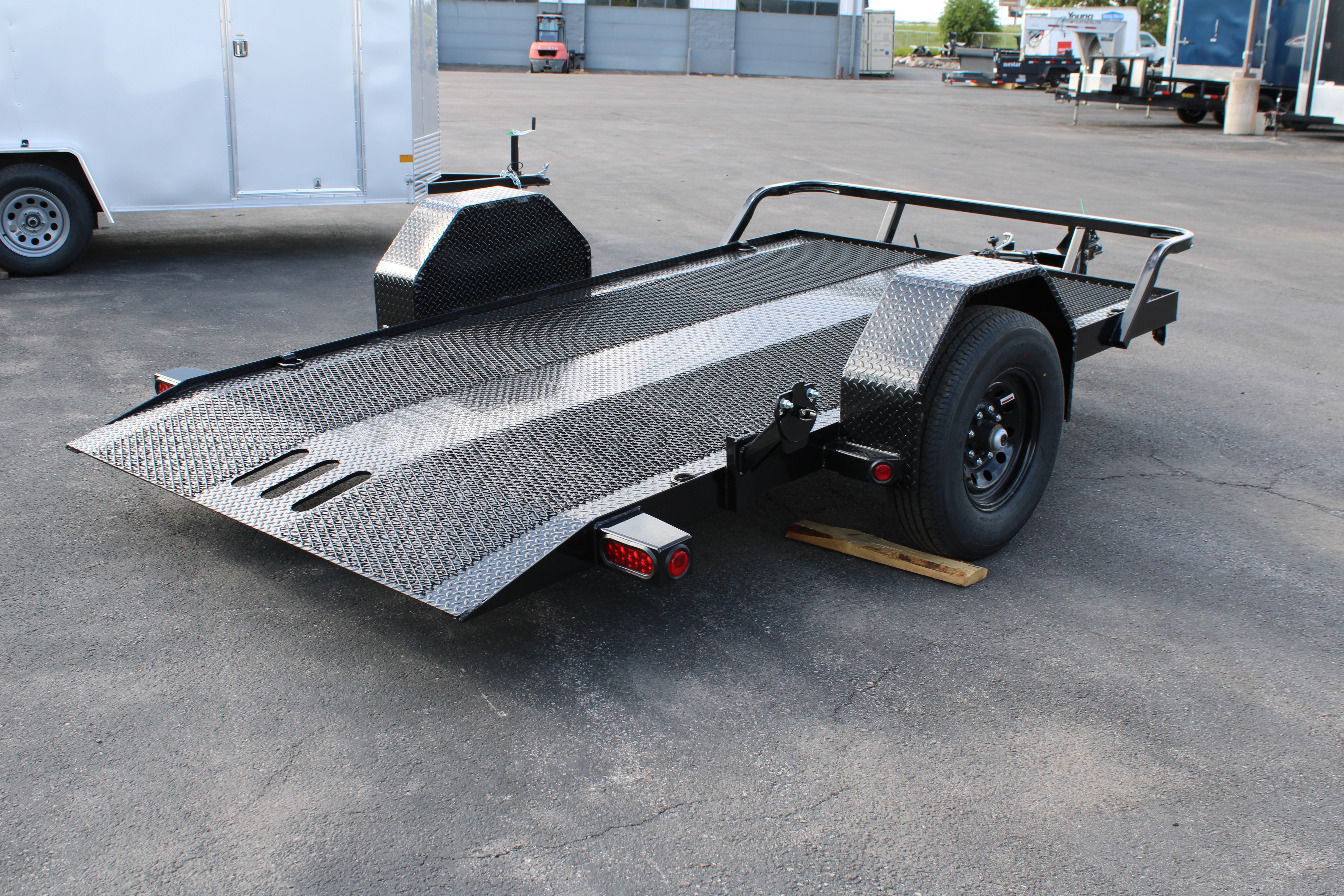 2025 Load Trail 5 x 10 Scissor Hauler