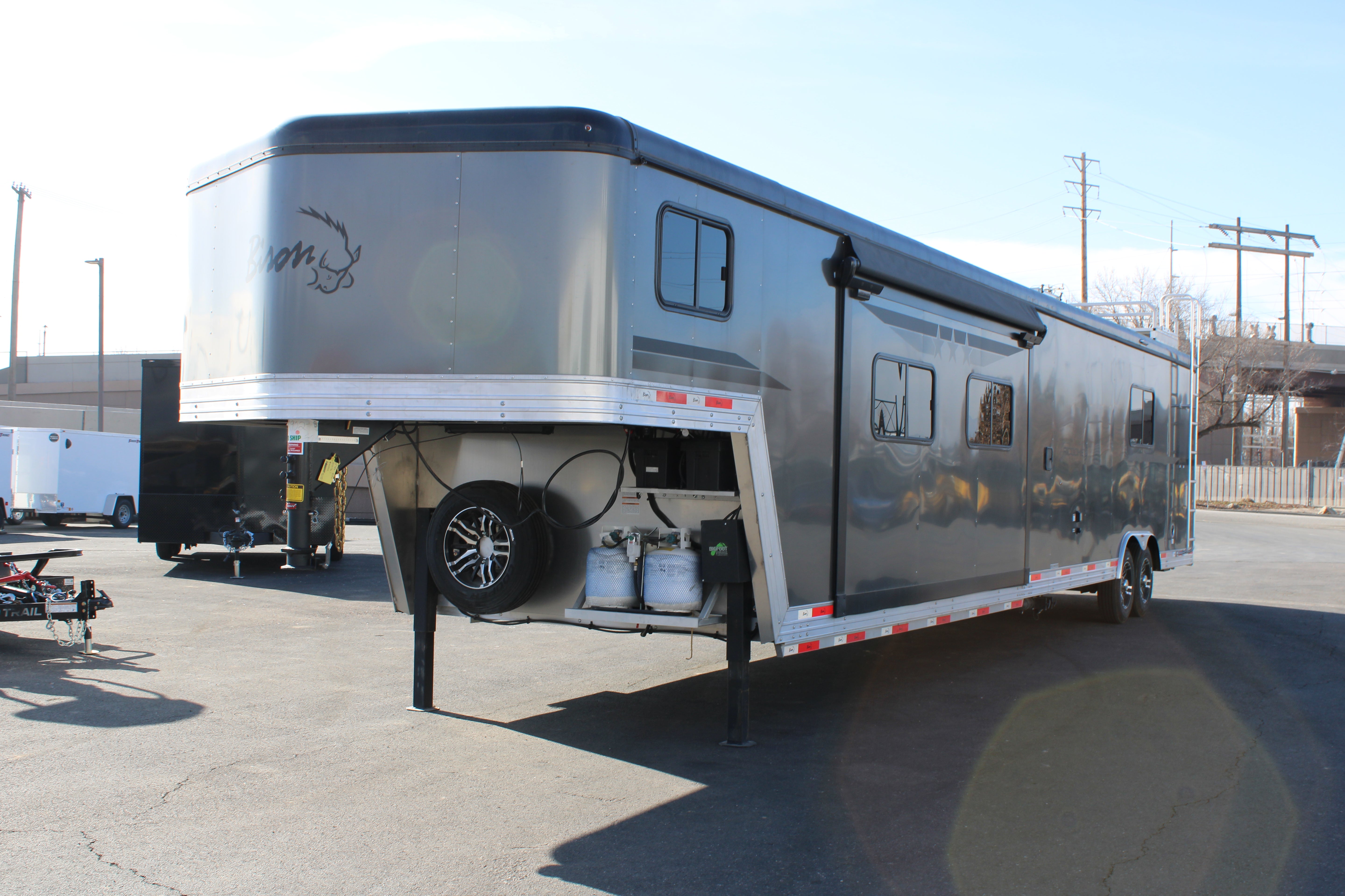 Bison 29' Horse Trailer W/ Living Quarters