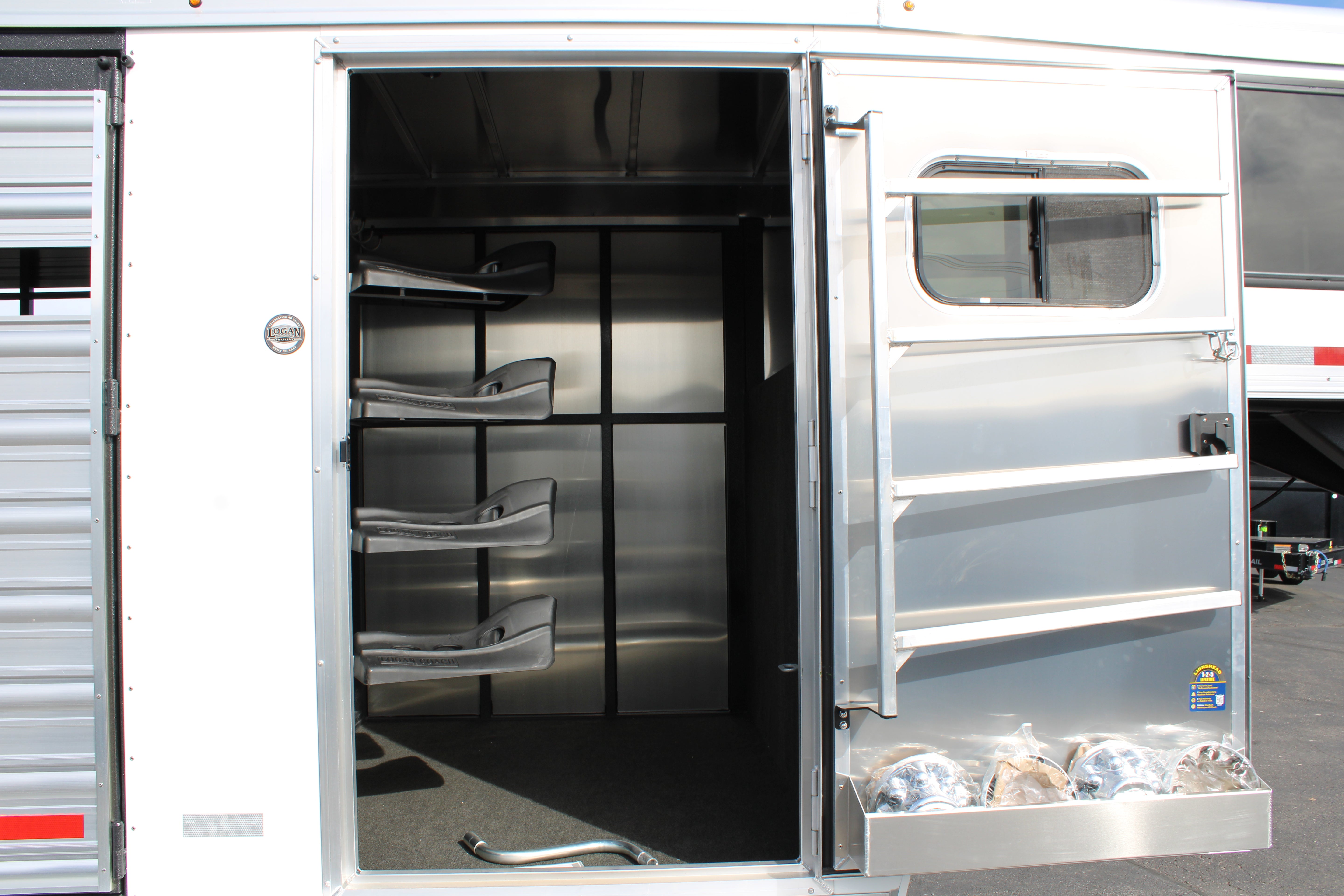 Logan Coach 24' Bullseye Trailer