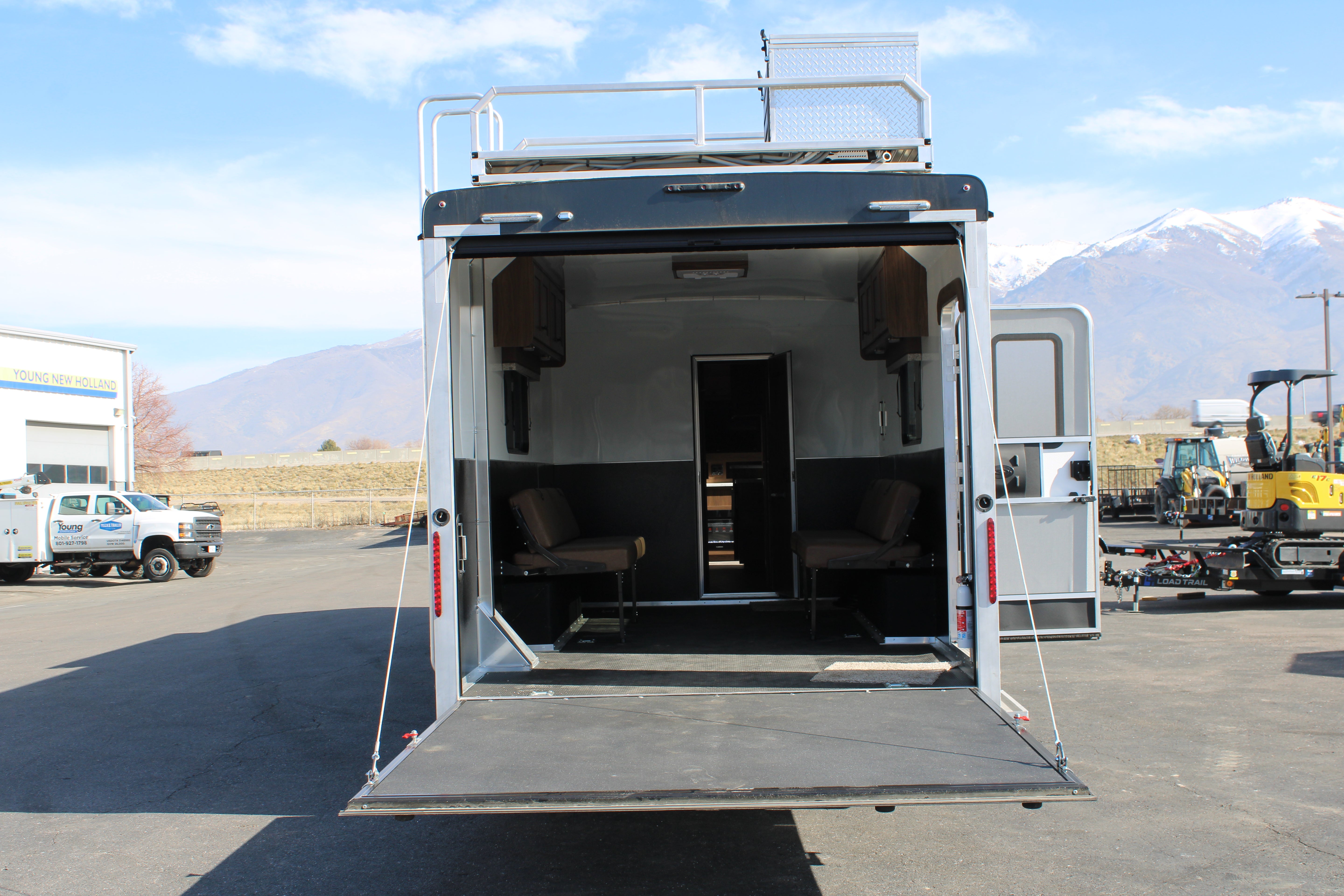 Bison 29' Horse Trailer W/ Living Quarters