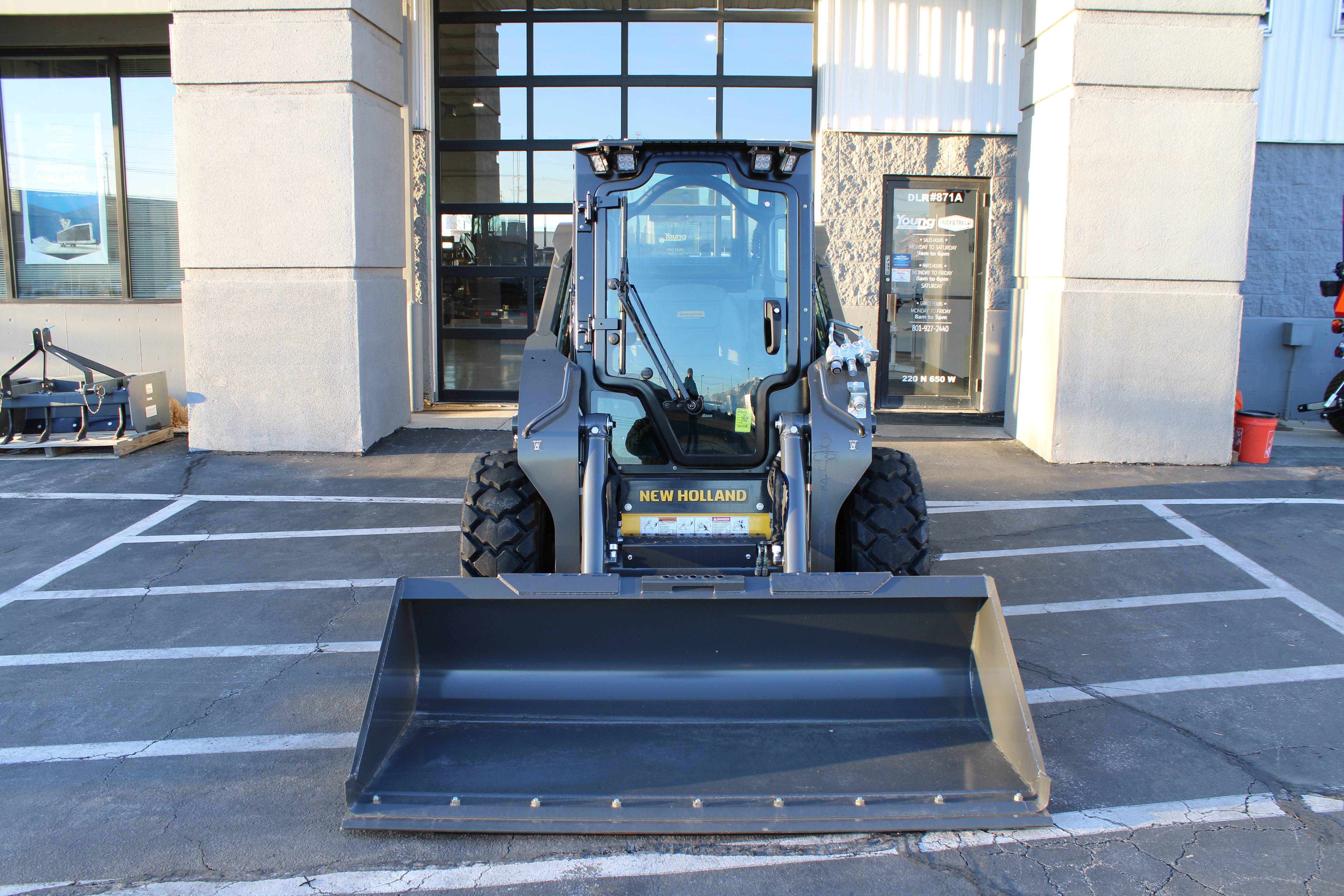 2025 New Holland L328 Skidsteer