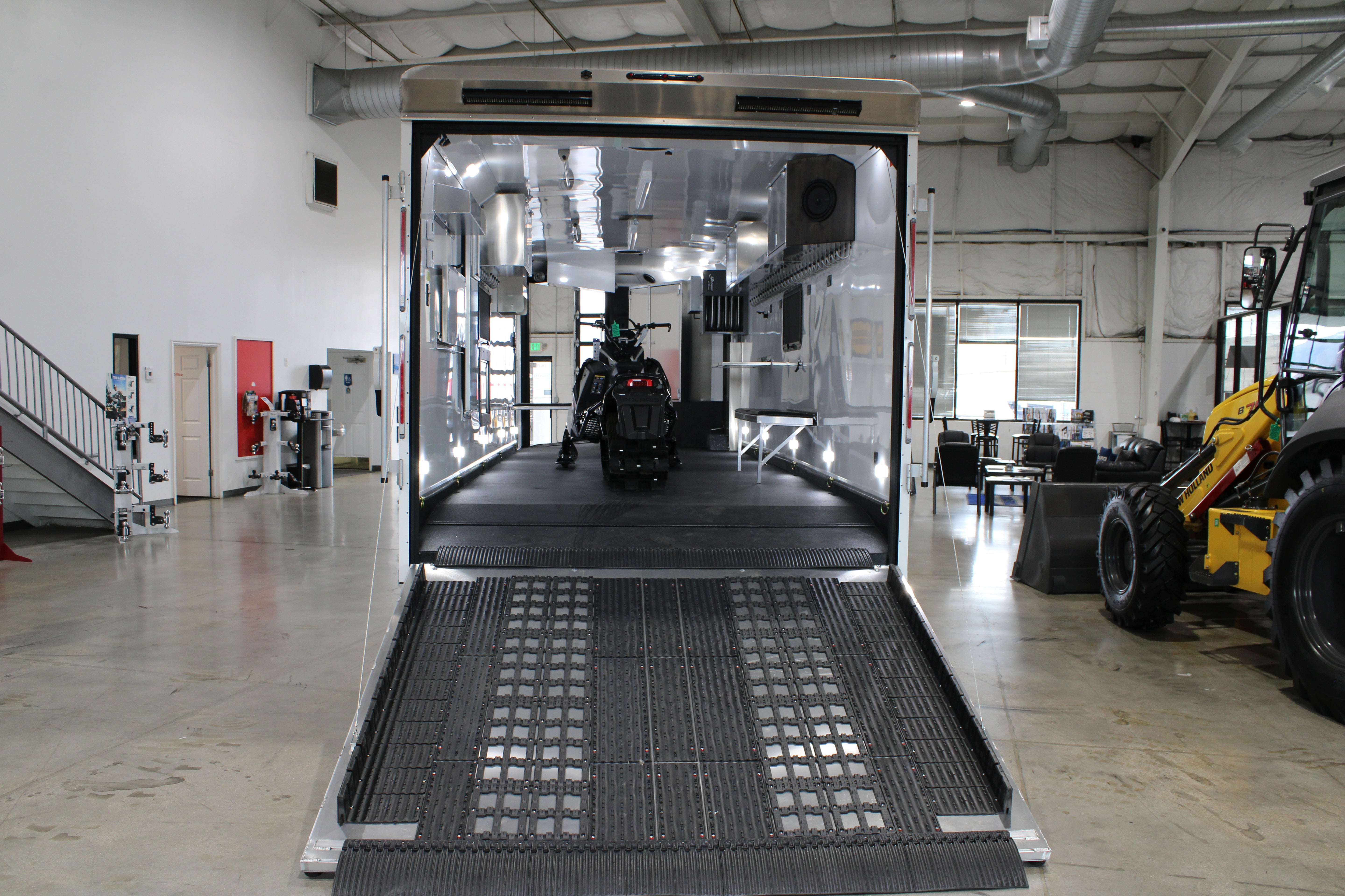 Logan Coach HorsePower BP 31' **BLACK FRIDAY SPECIAL**