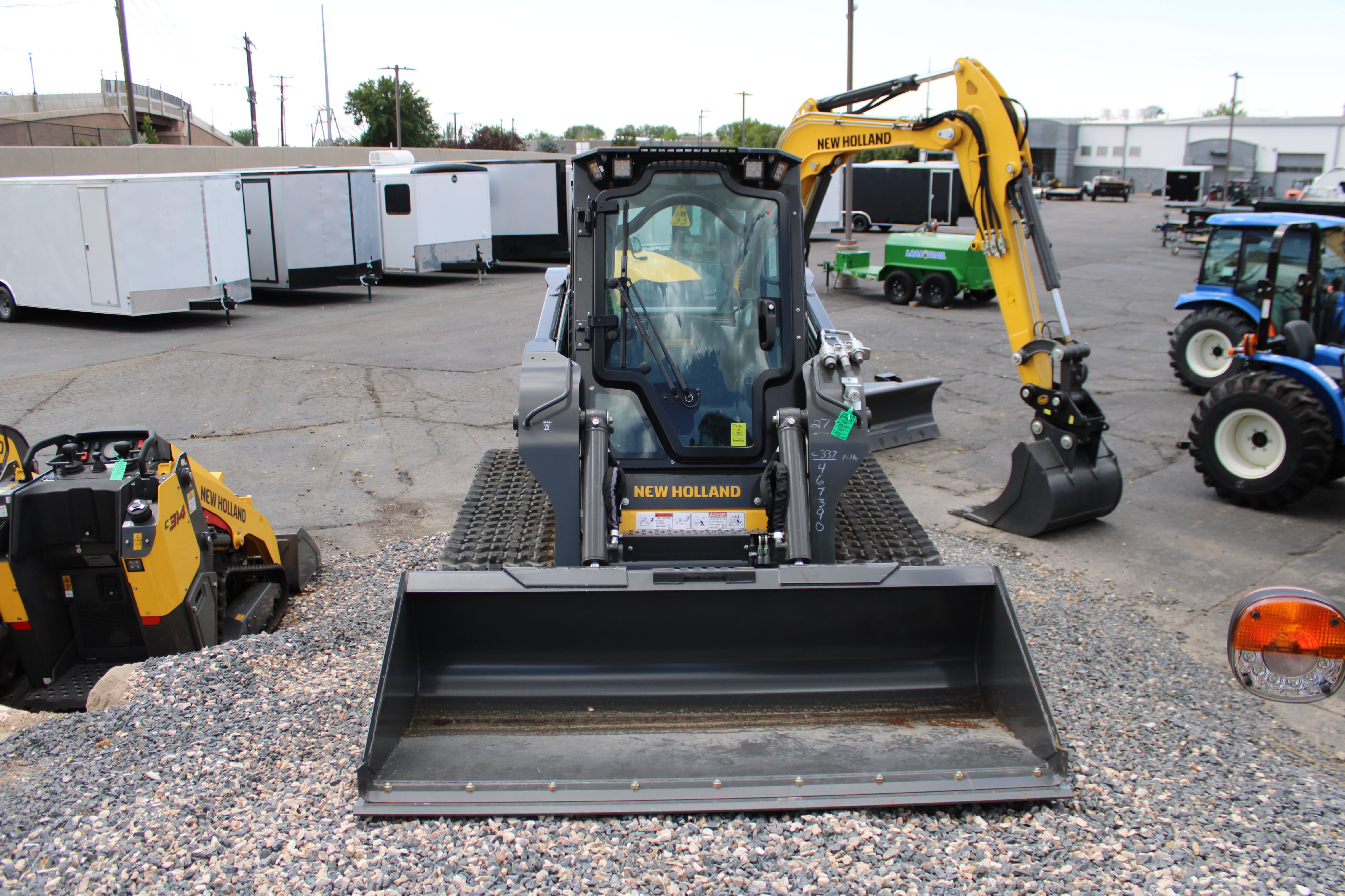 New Holland C337 Skidsteer