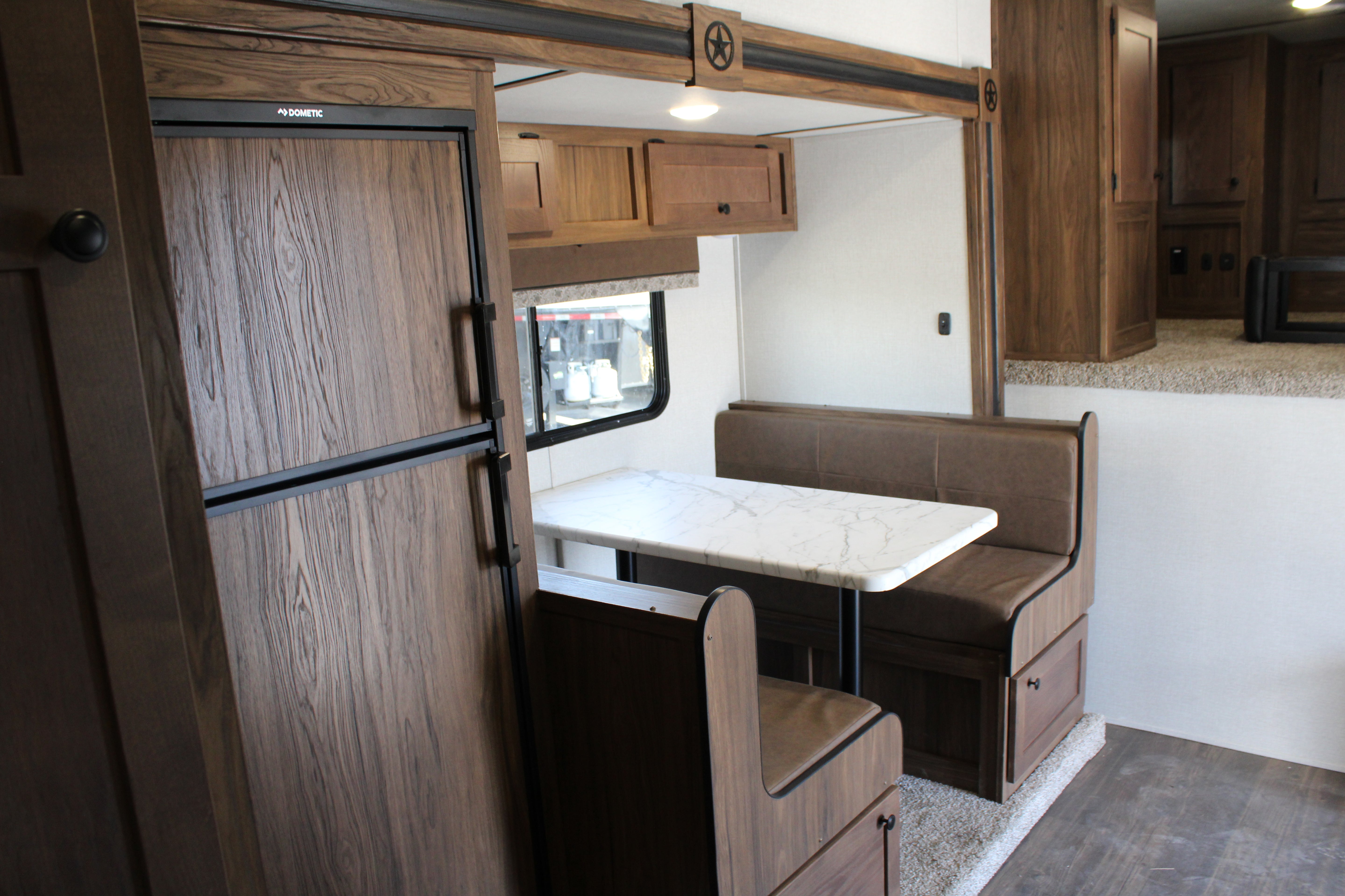 Bison Coach RC16T16 Toy Hauler