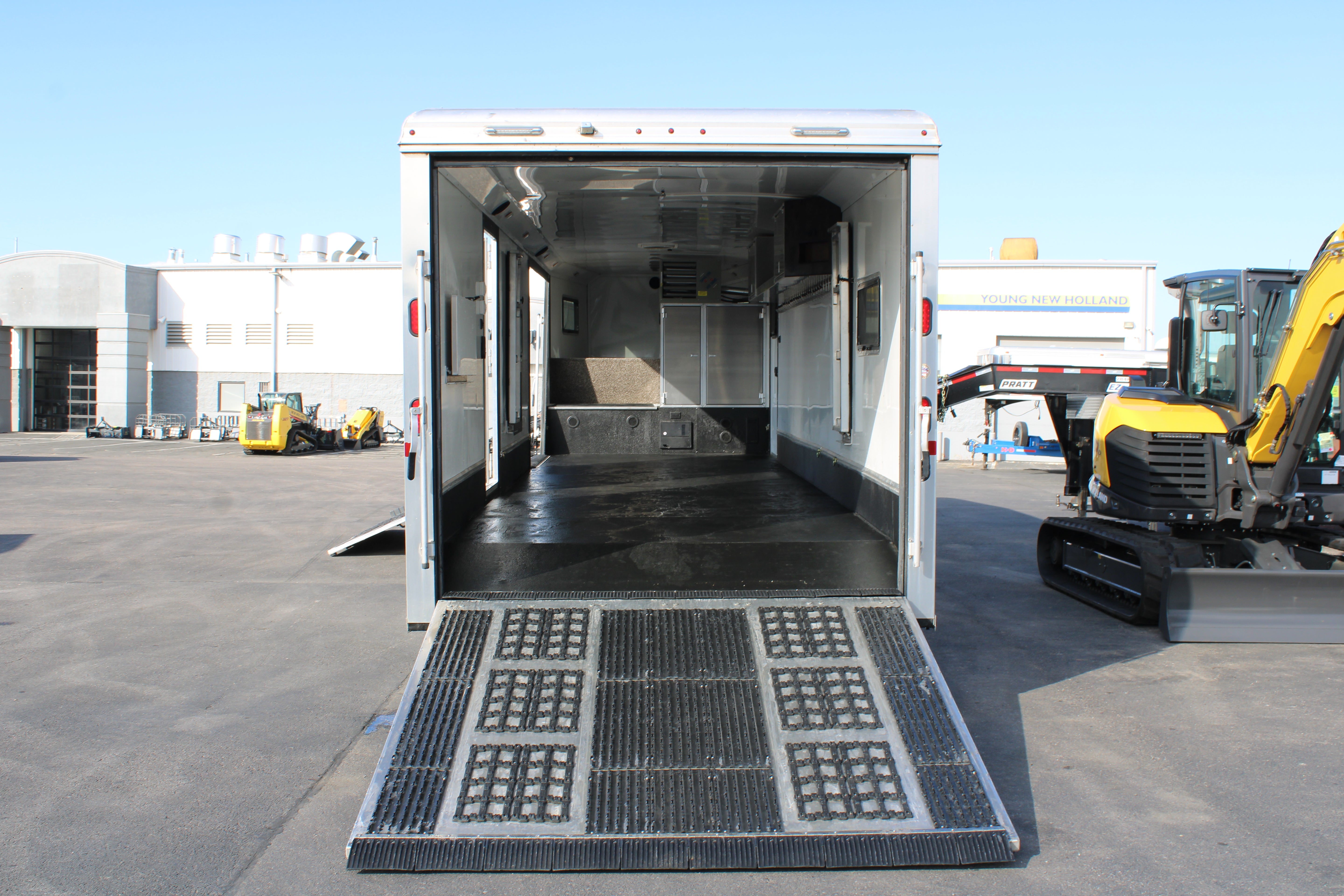 Logan Coach HPGN 33' Trailer (BLACK FRIDAY SPECIAL)