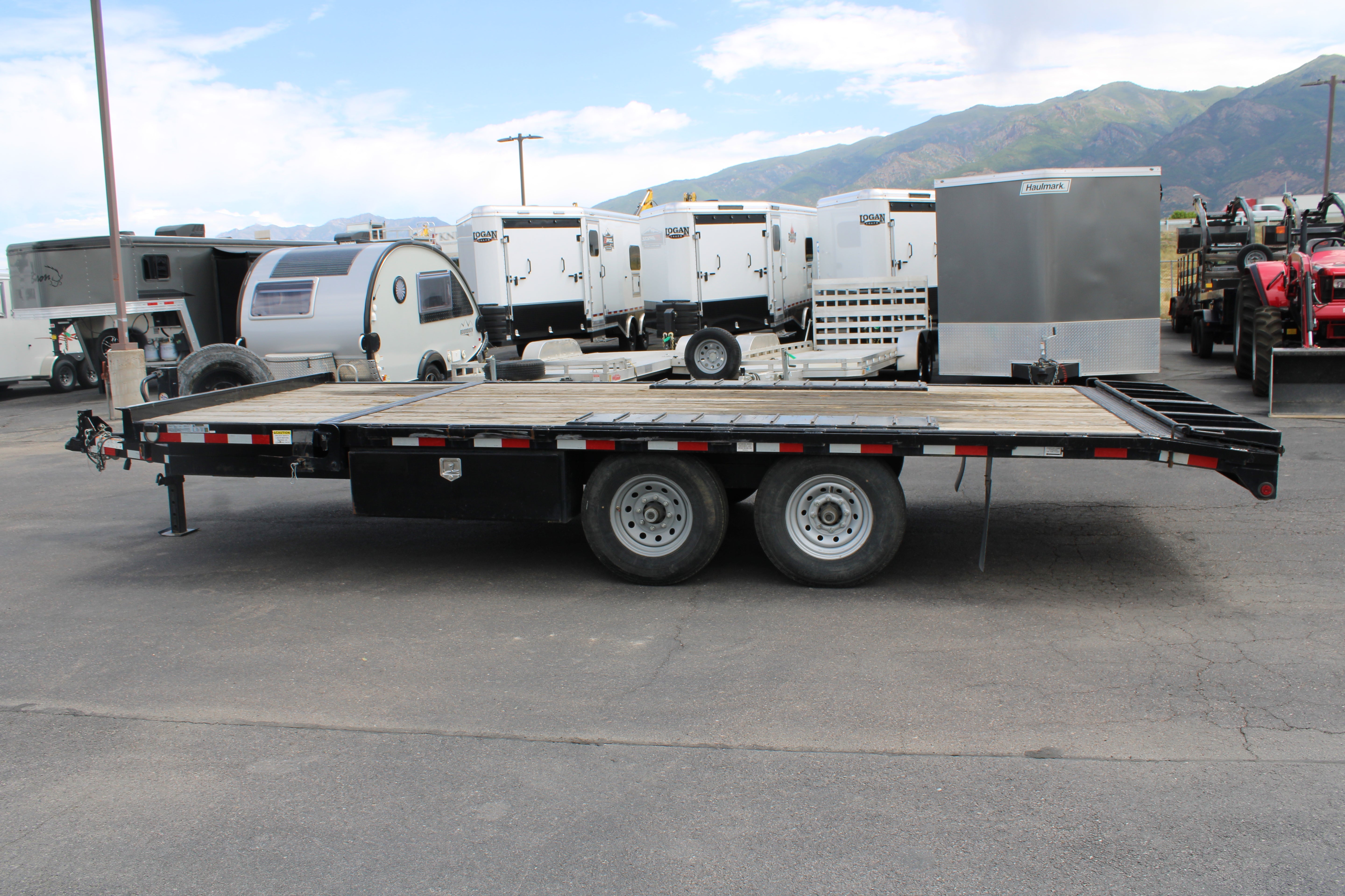 C&B Flatbed Trailer 20'