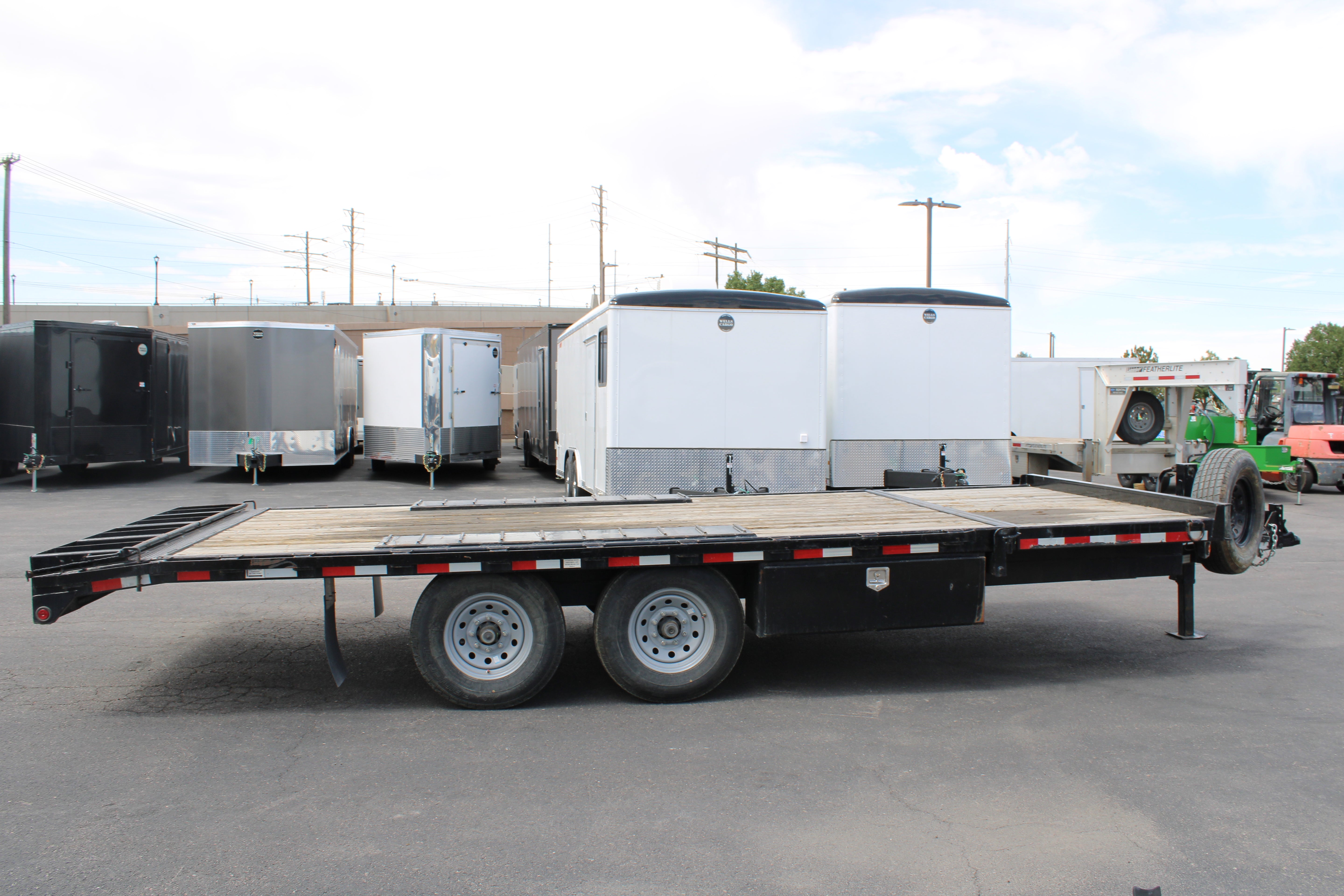 C&B Flatbed Trailer 20'