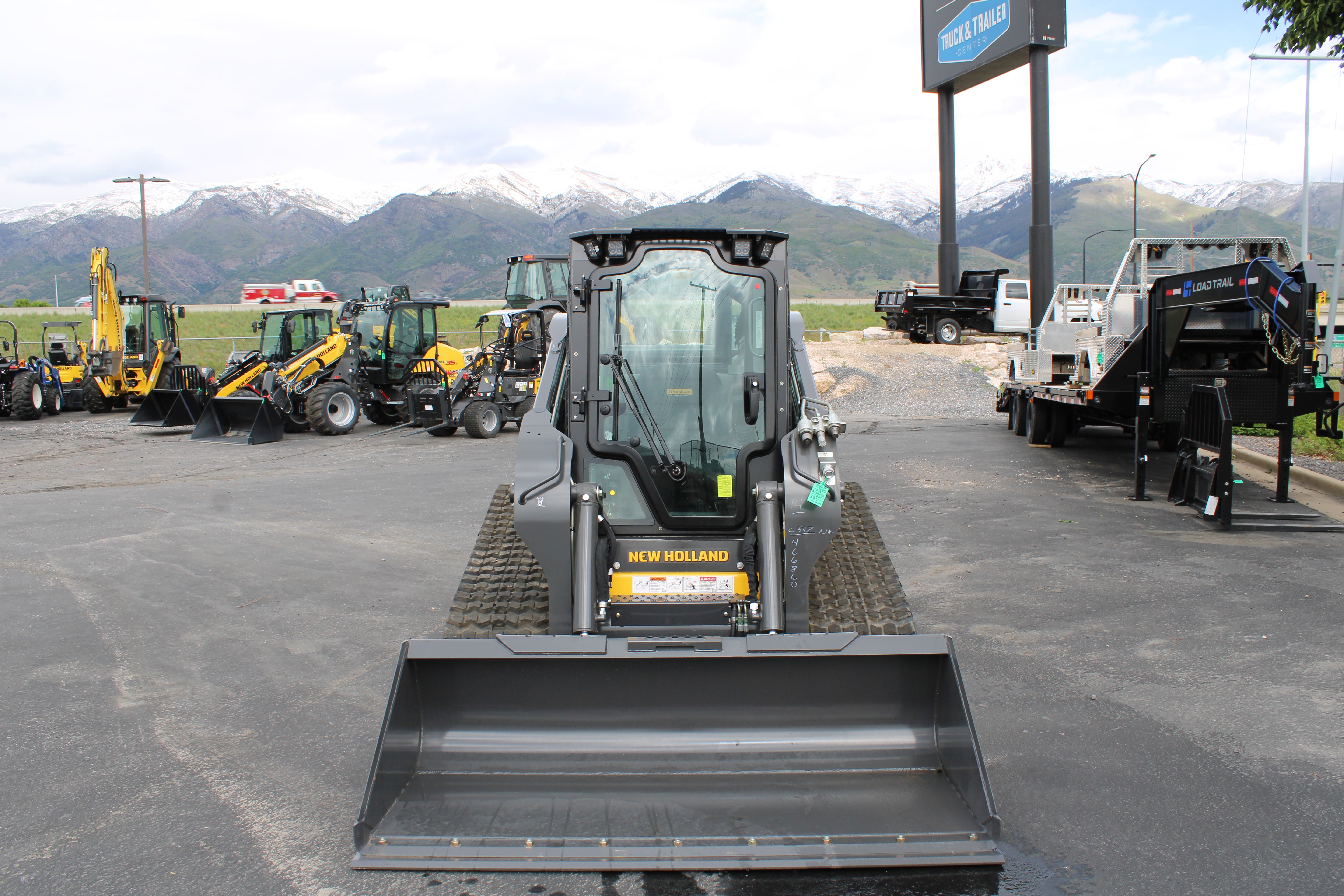 2025 New Holland C337 Skidsteer