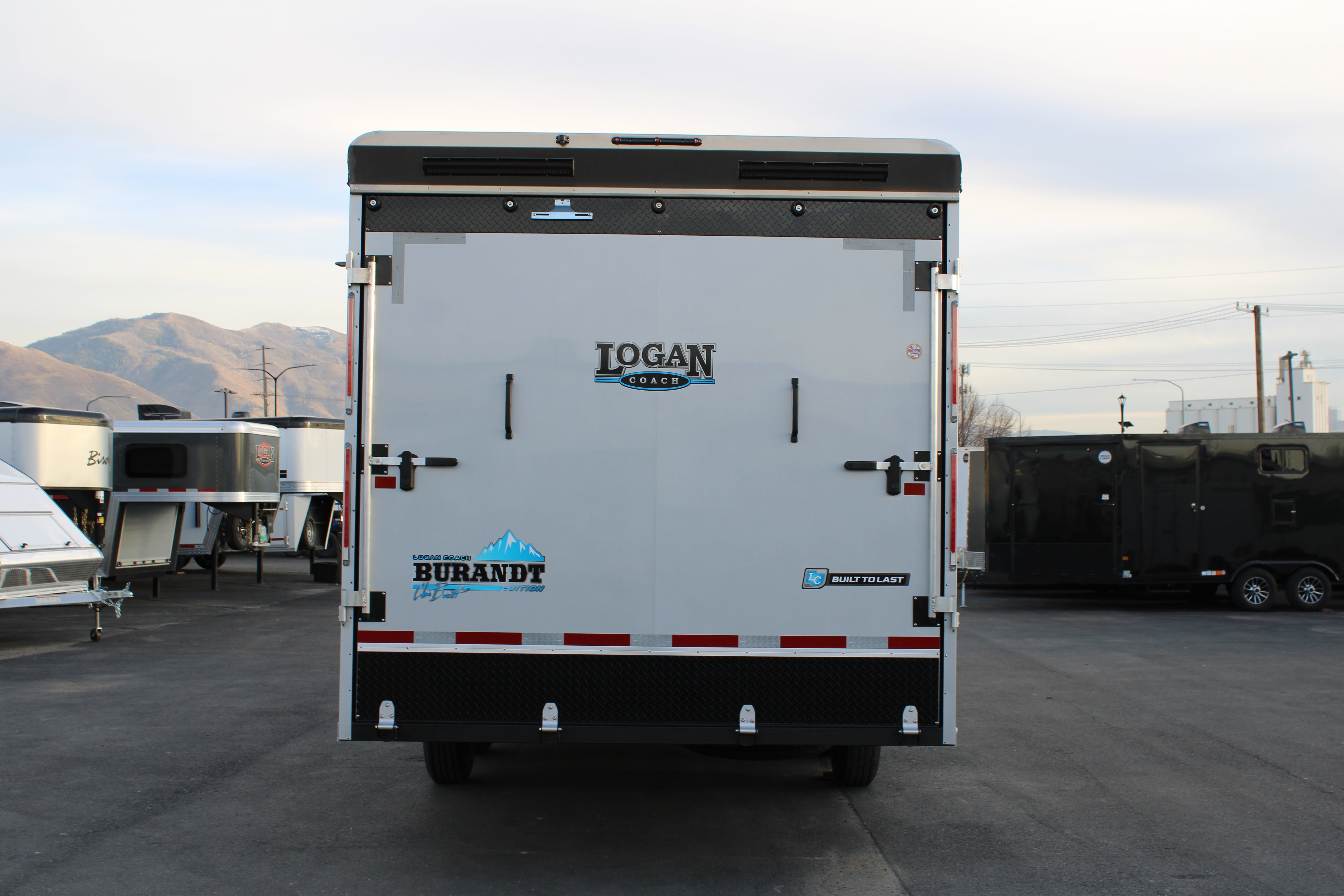 Logan Coach HorsePower BP 29'