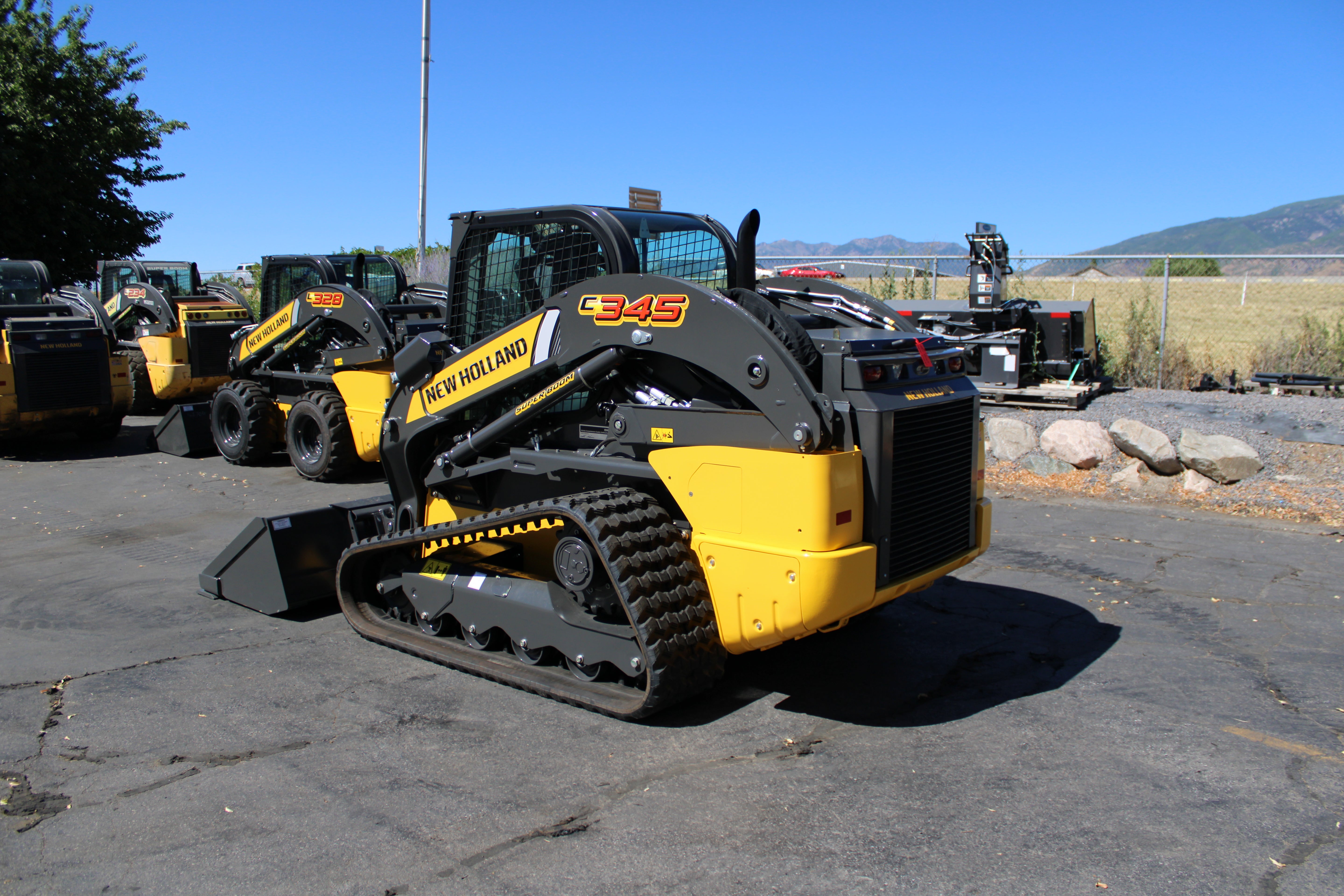 New Holland C345 SKidsteer