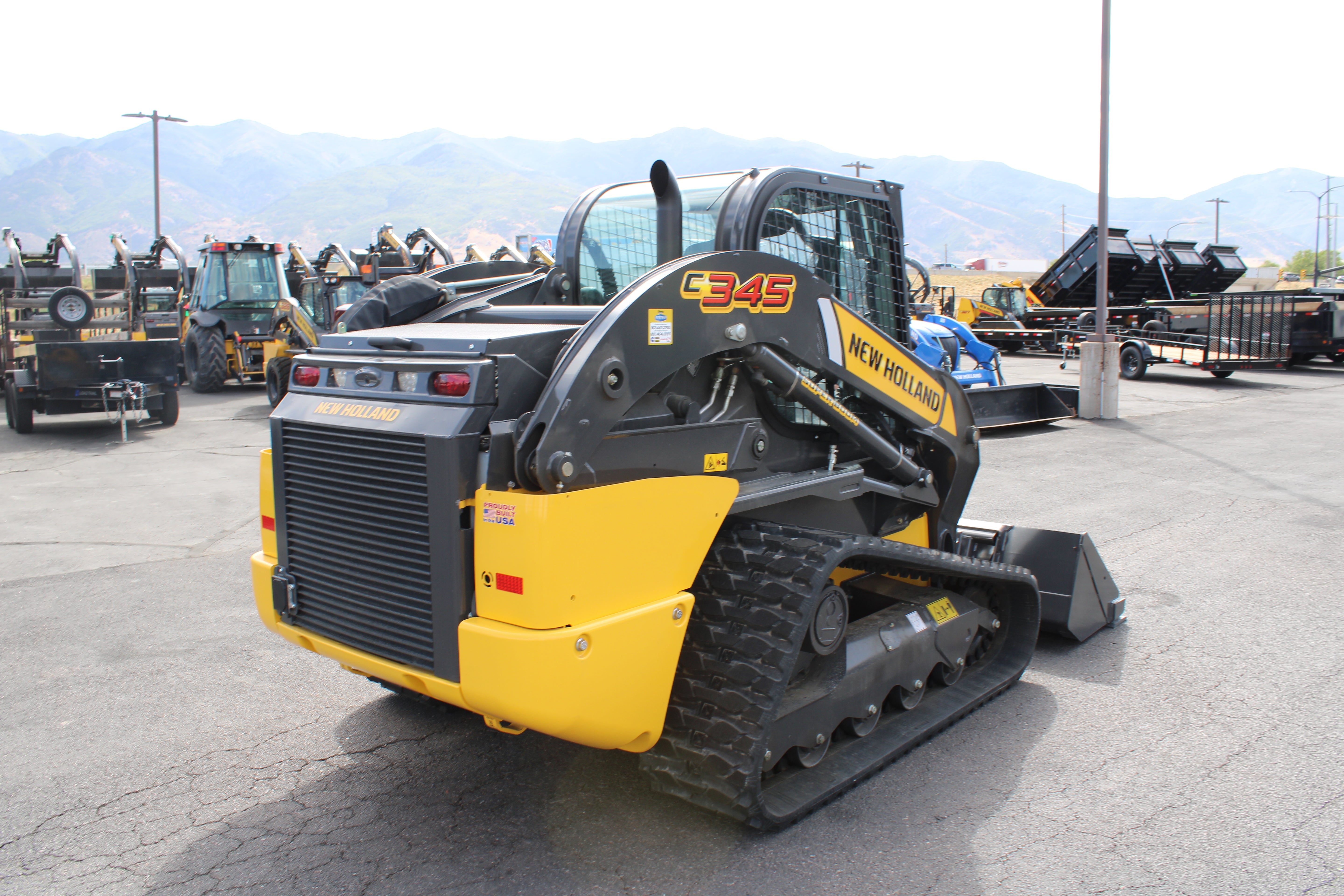 New Holland Skidsteer C345