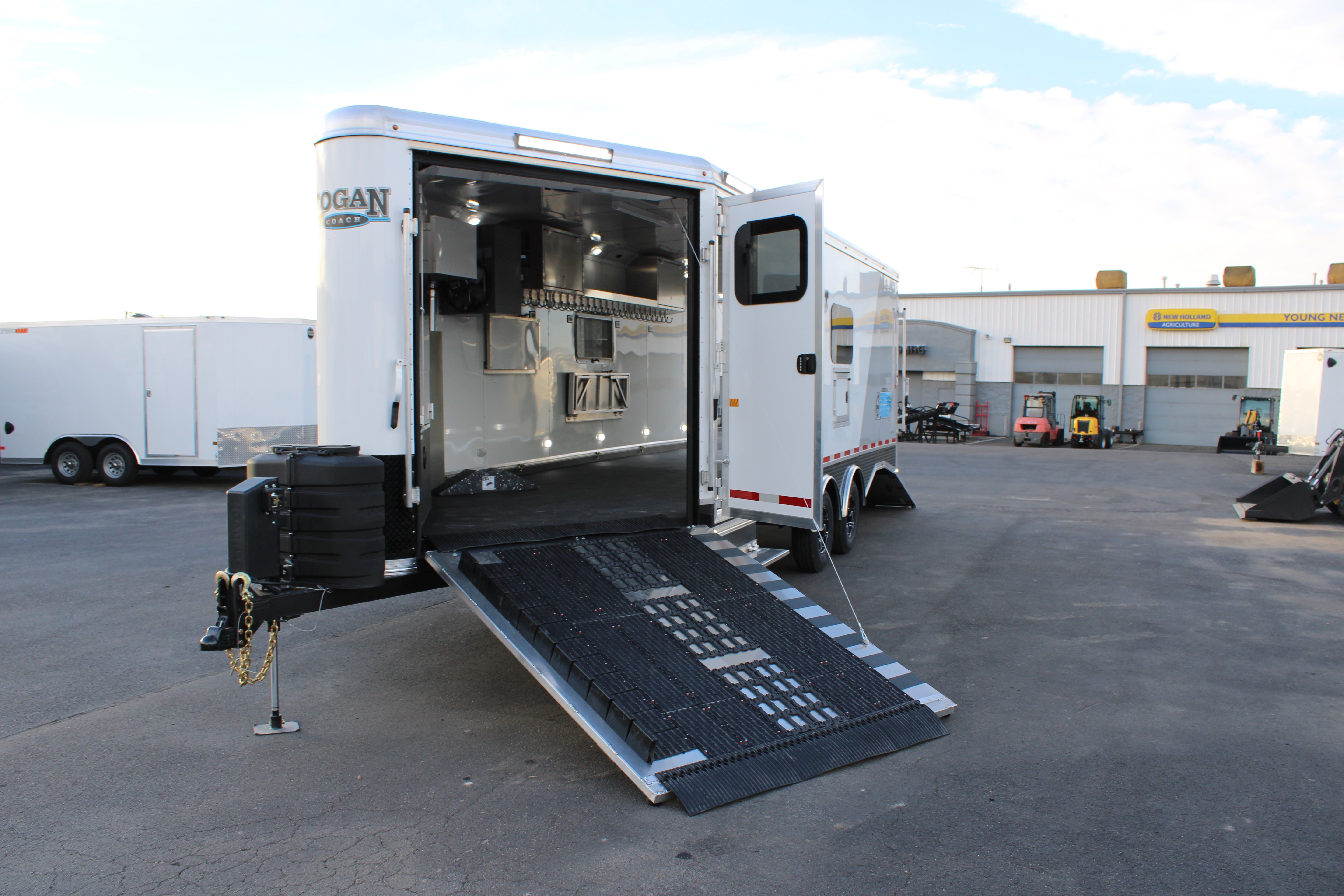 Logan Coach HorsePower BP 29'