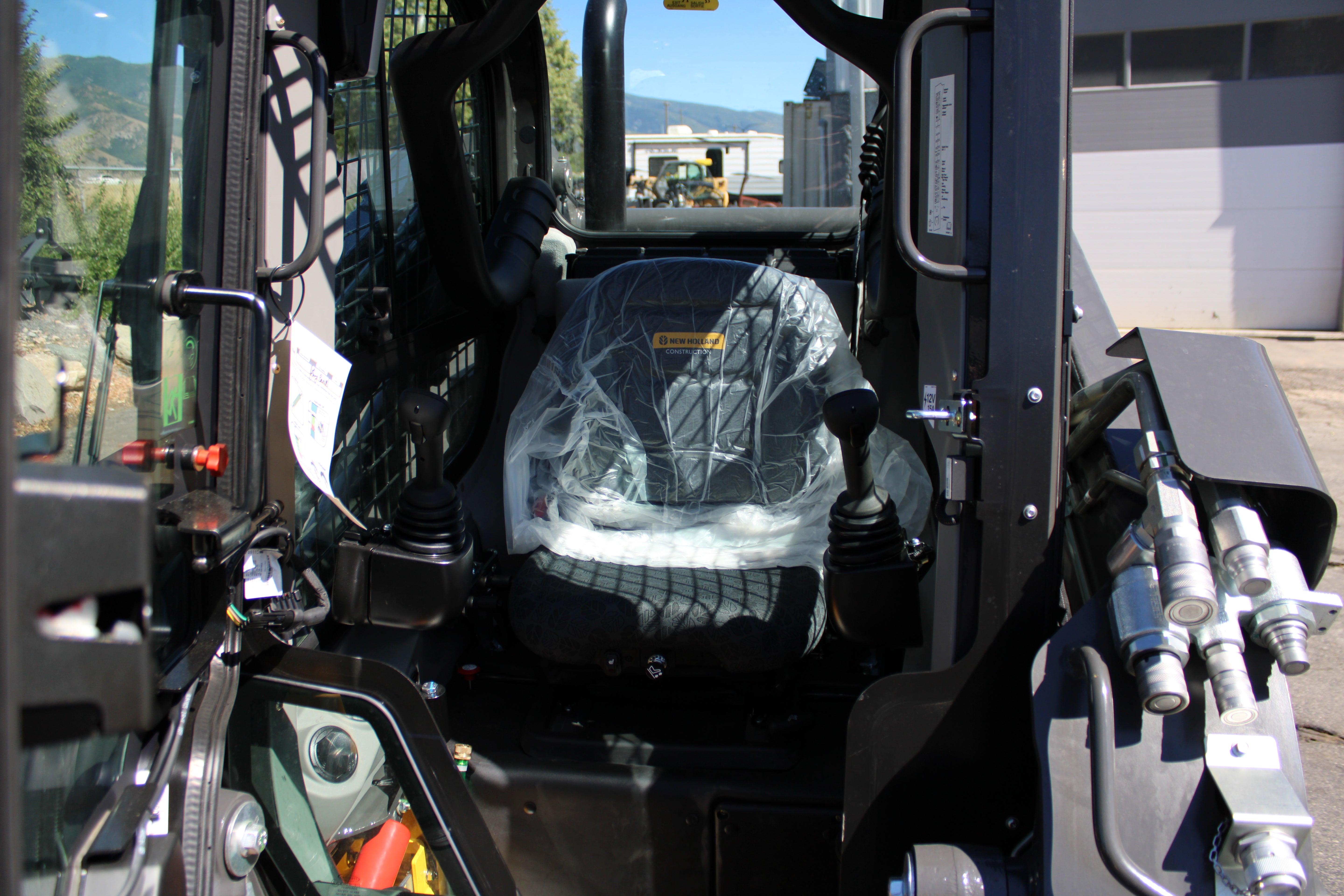 New Holland C345 SKidsteer