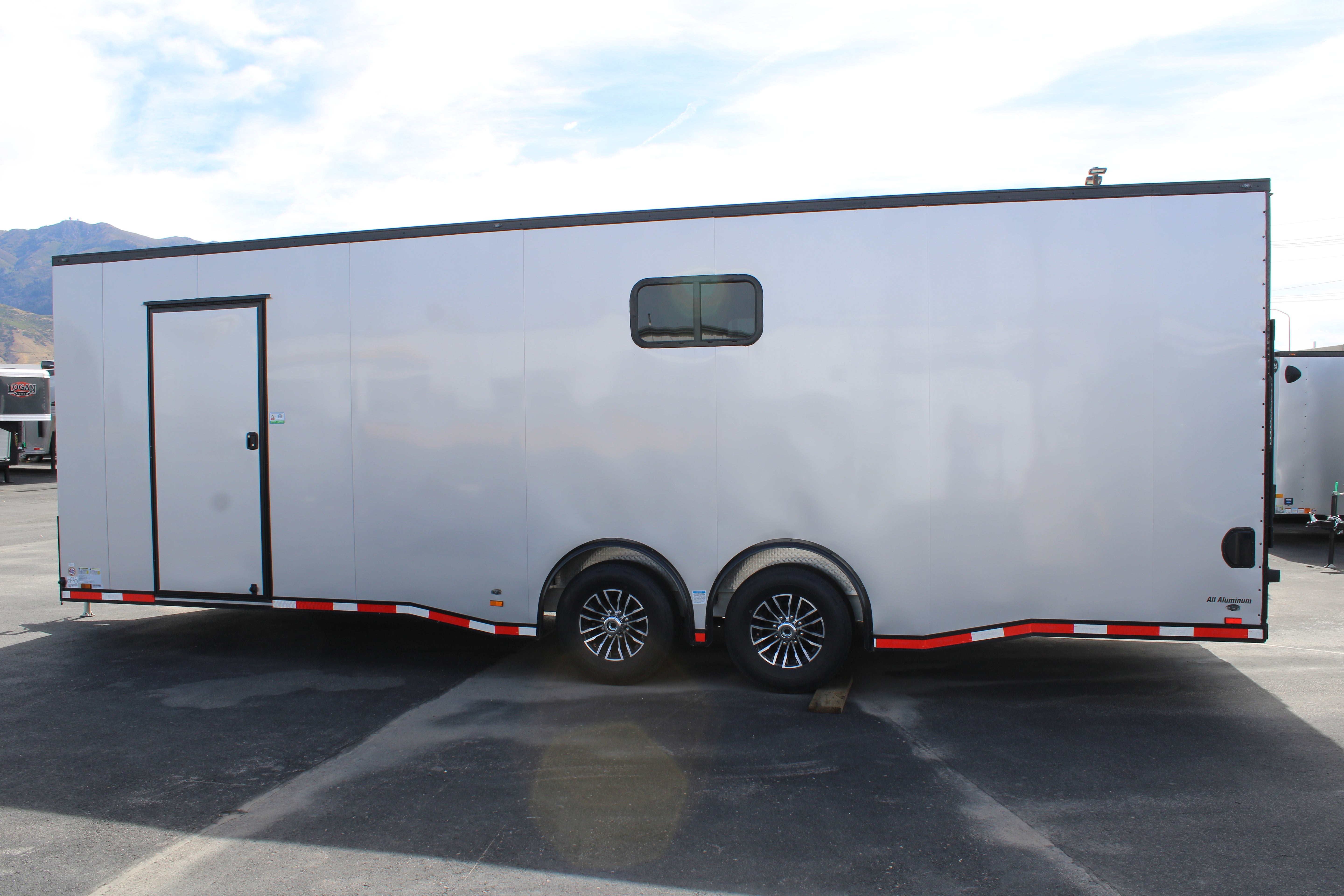 2025 Cargo Mate 8.5 x 26 Enclosed Trailer