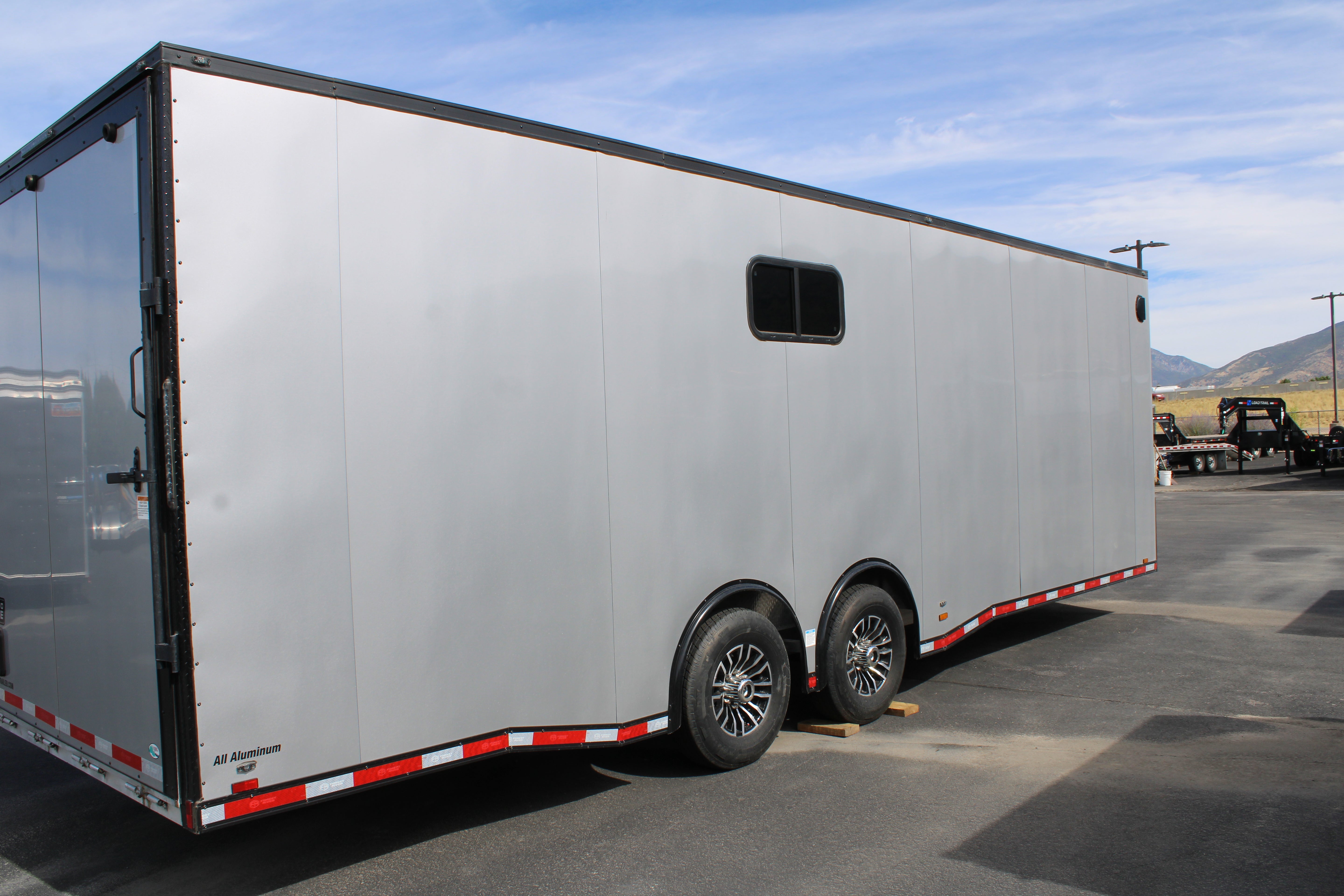 2025 Cargo Mate 8.5 x 26 Enclosed Trailer