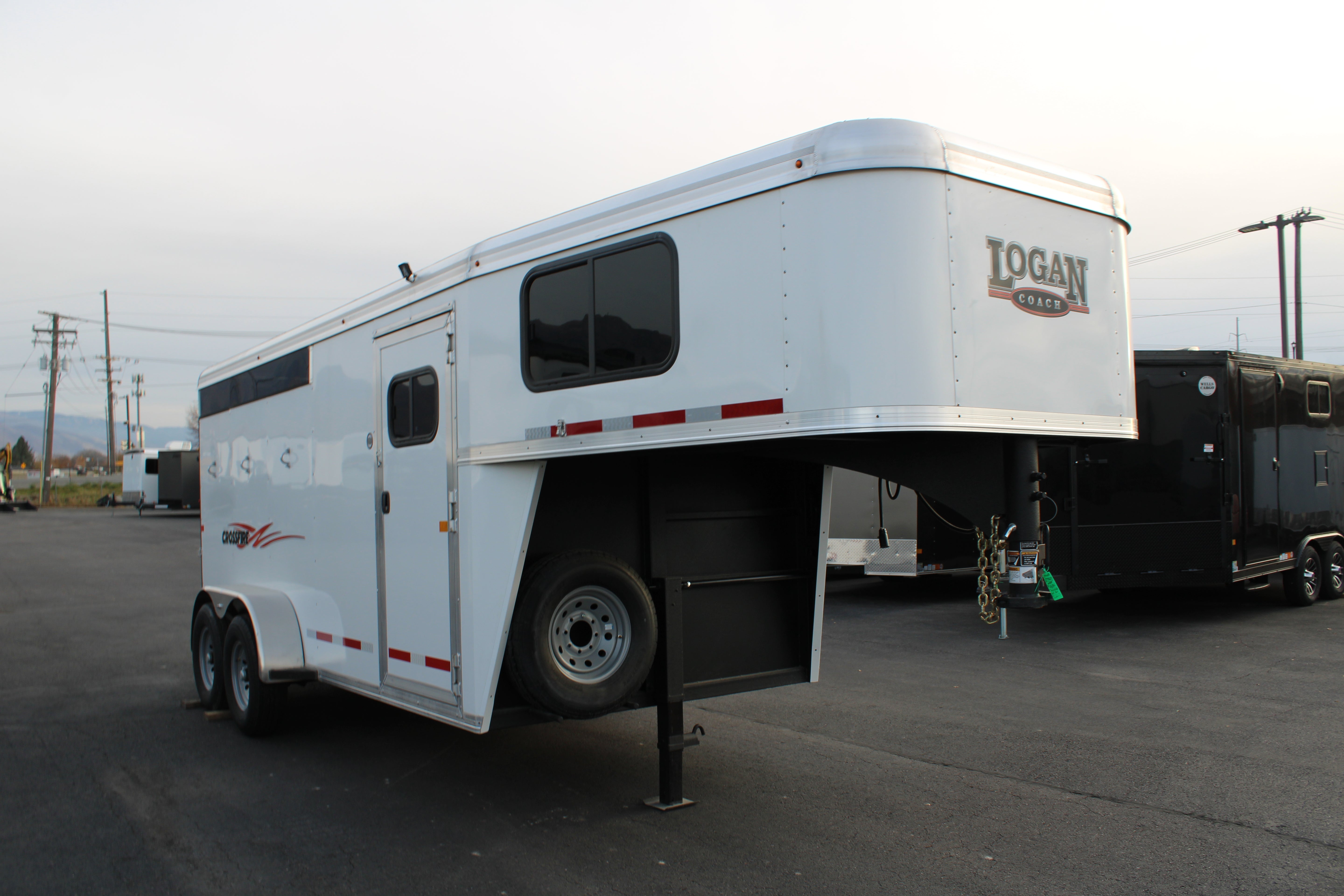 Logan Coach 3HBP Crossfire Trailer